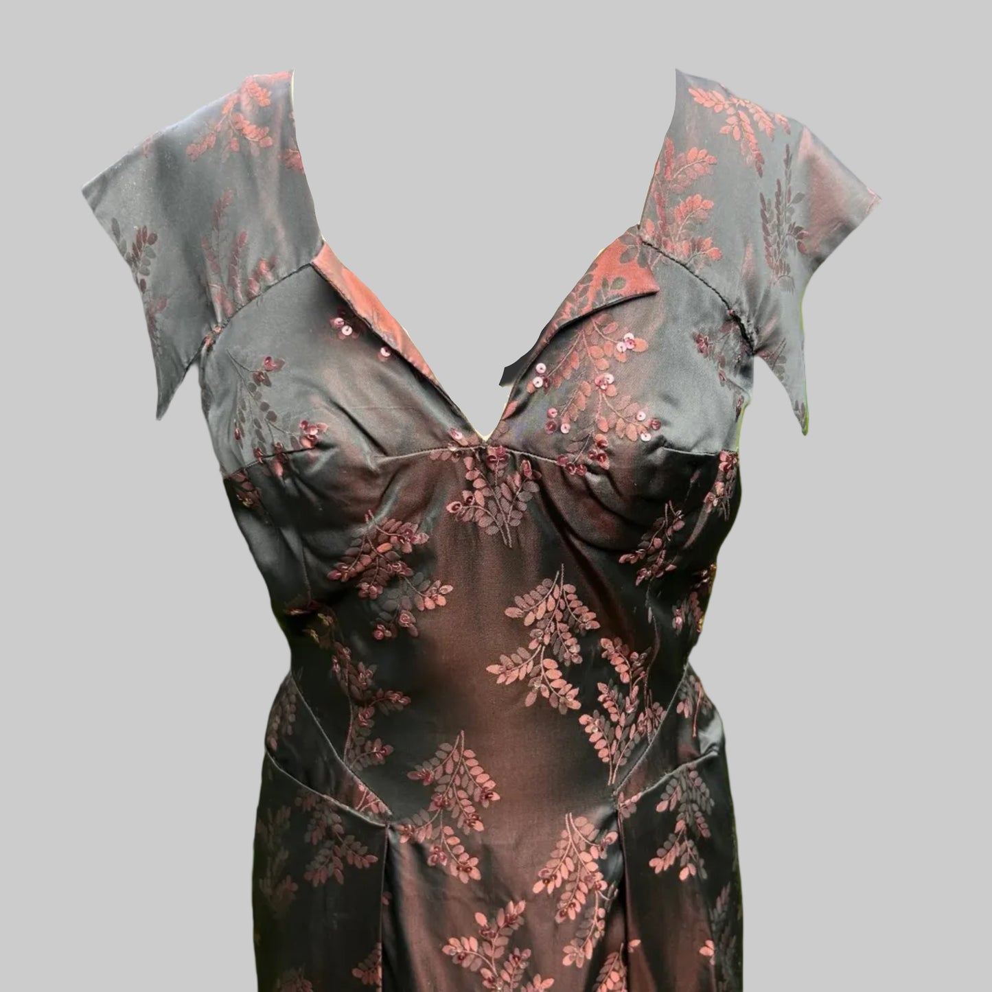 fitted dress bodice with v neckline in black & pink floral damask on light grey background - Splendid Vintage World