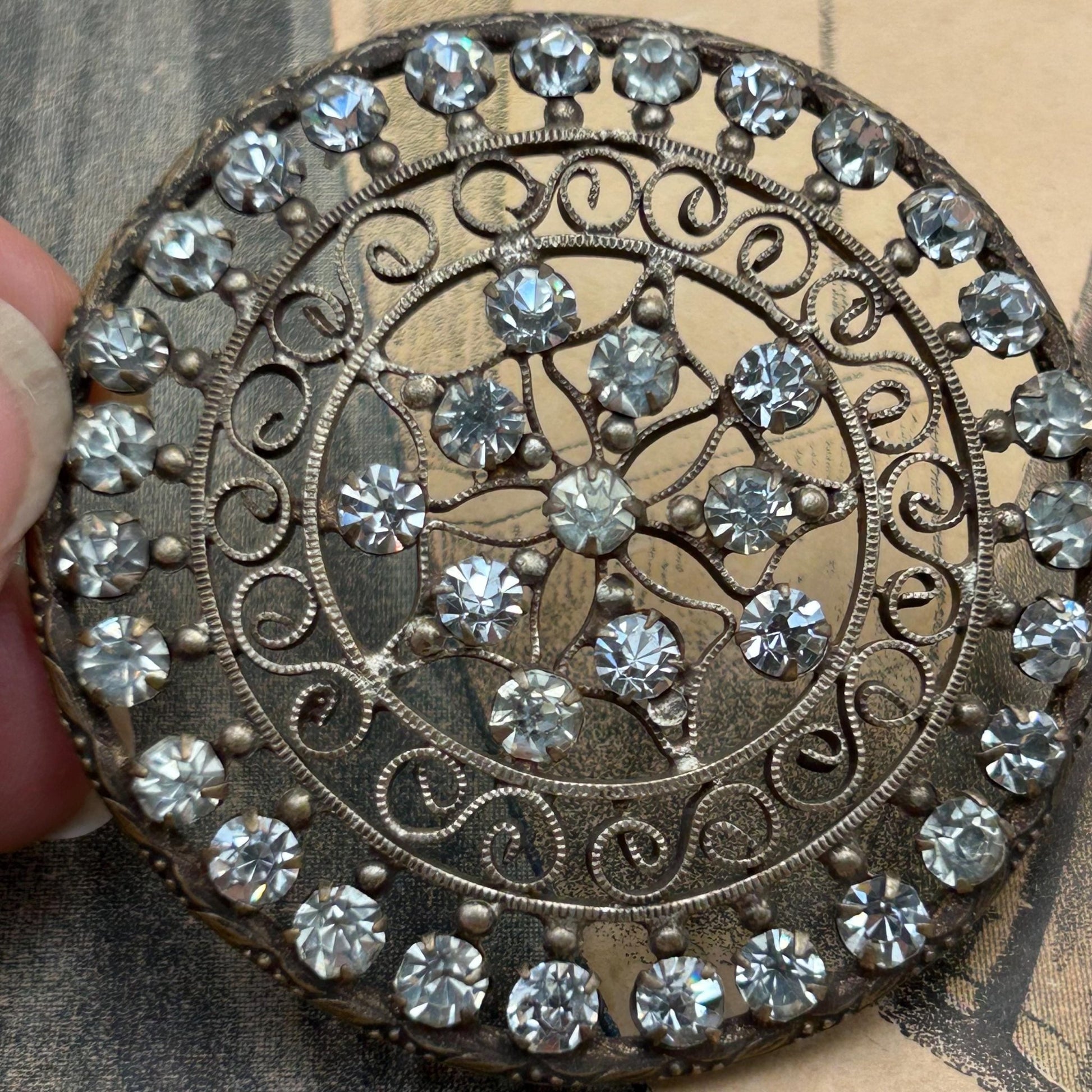 Antique Edwardian 1900s diamanté hair decoration or dress adornment. Circular & complete