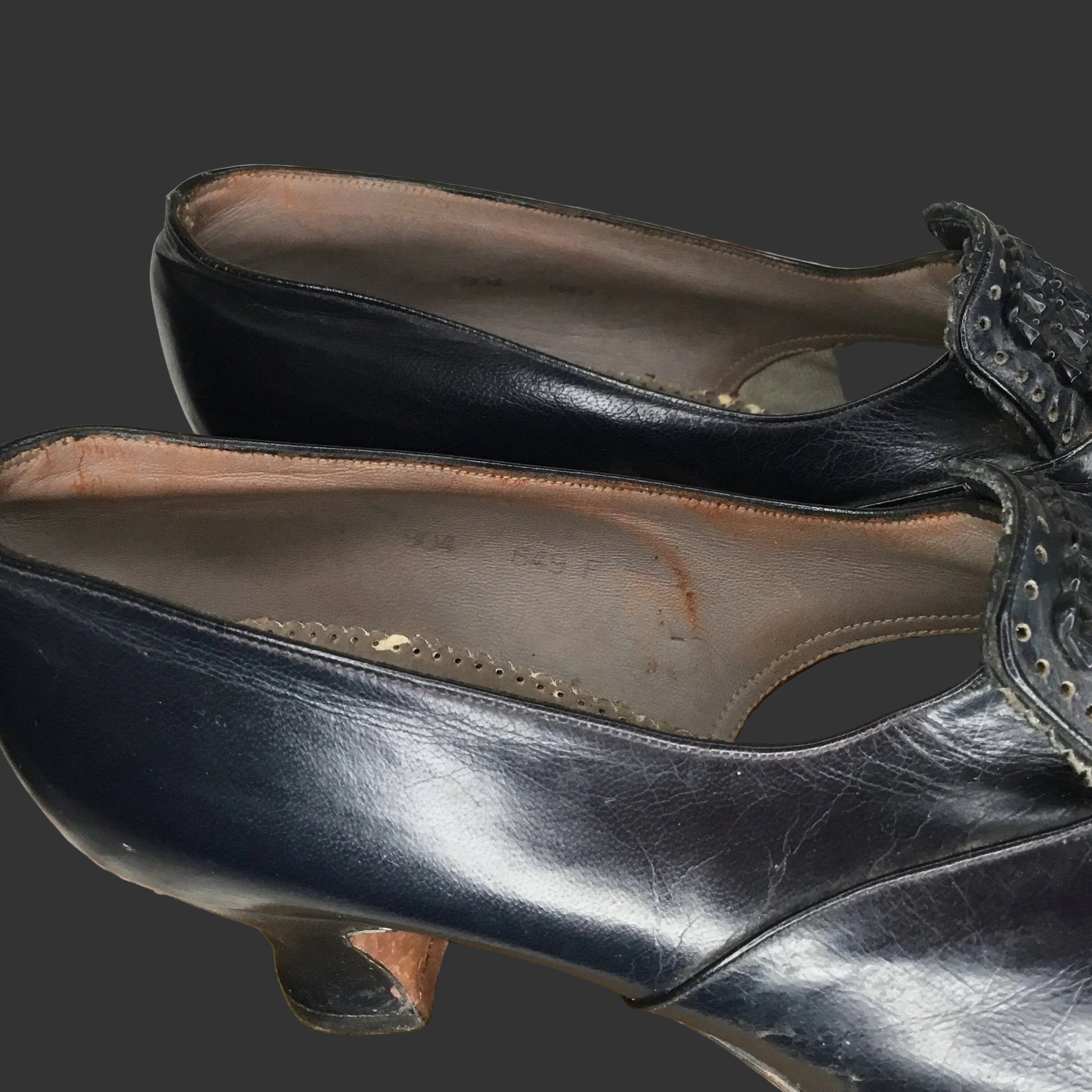 Dark Blue Leather Shoes grey leather interior details  grey background- Splendid Vintage World