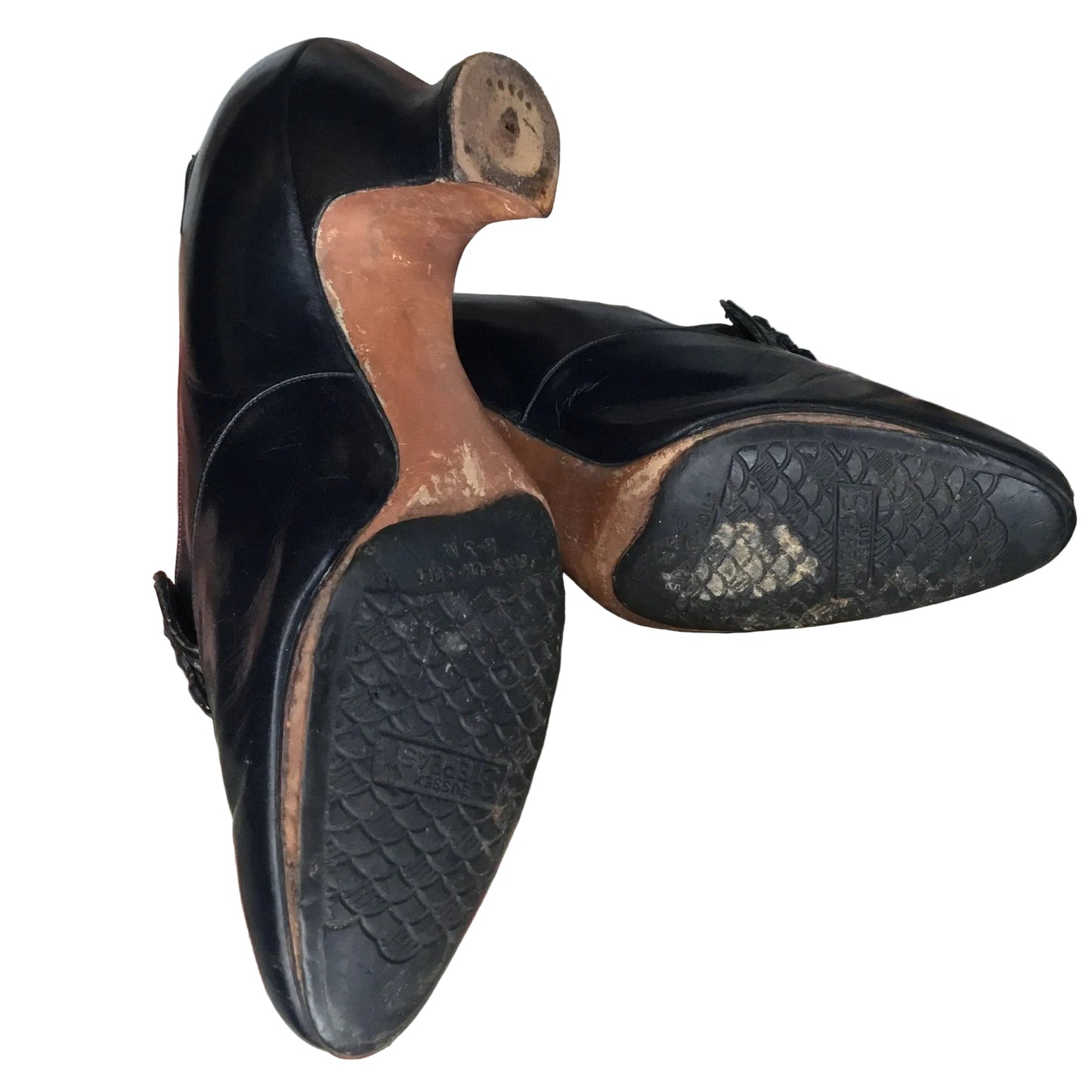 Dark Blue Leather Shoes, Louis Heels, with tan leather soles & black rubber soles white background - Splendid Vintage World