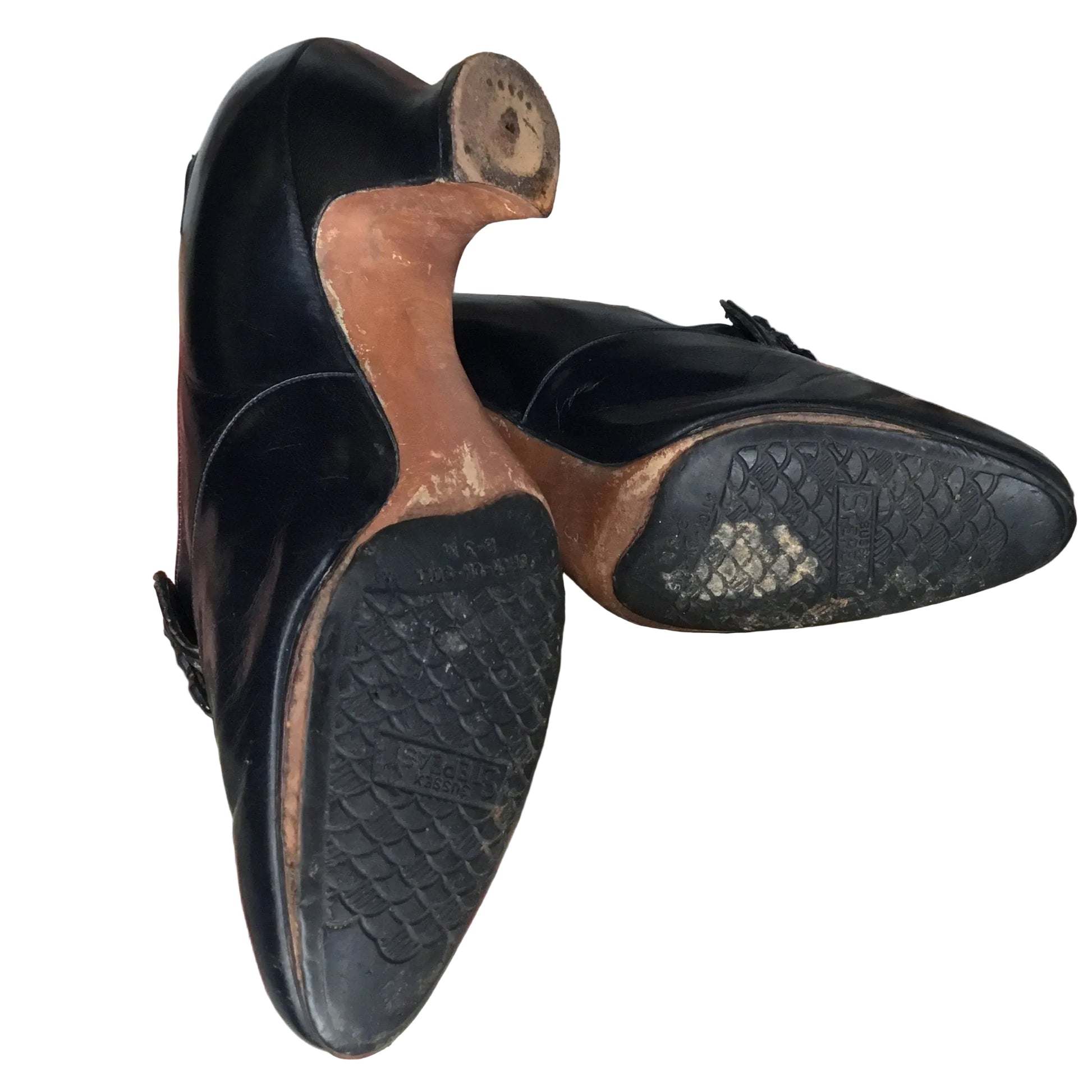 Dark Blue Leather Shoes, Louis Heels, with tan leather soles & black rubber soles white background - Splendid Vintage World