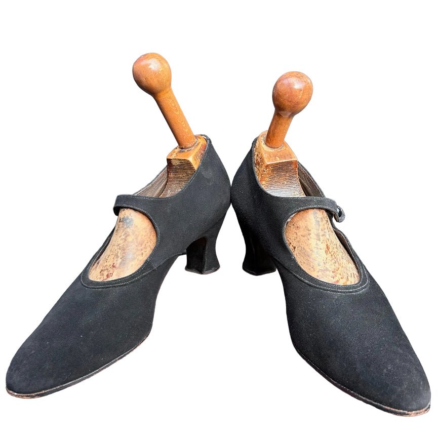 Antique 1920’s black suede shoes - Splendid Vintage World