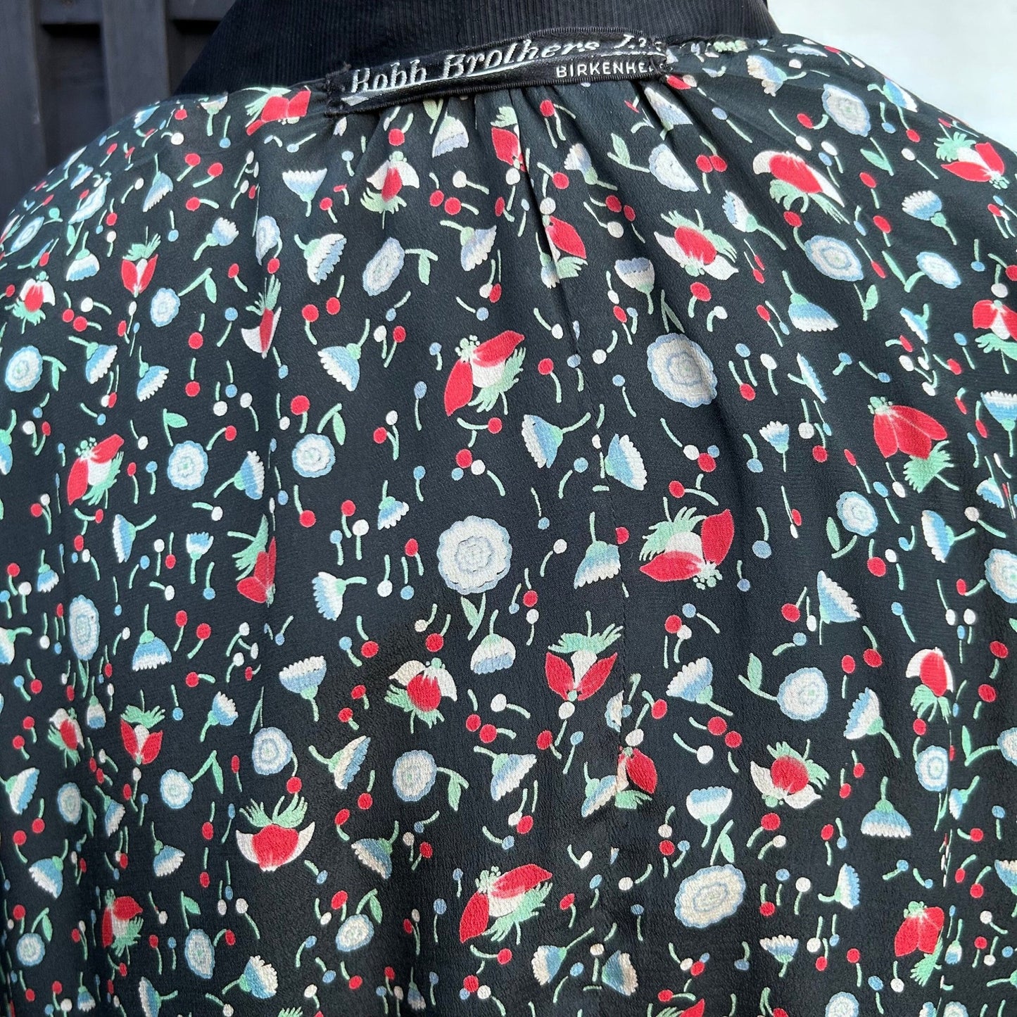 patterned lining fabric close up - Splendid Vintage World