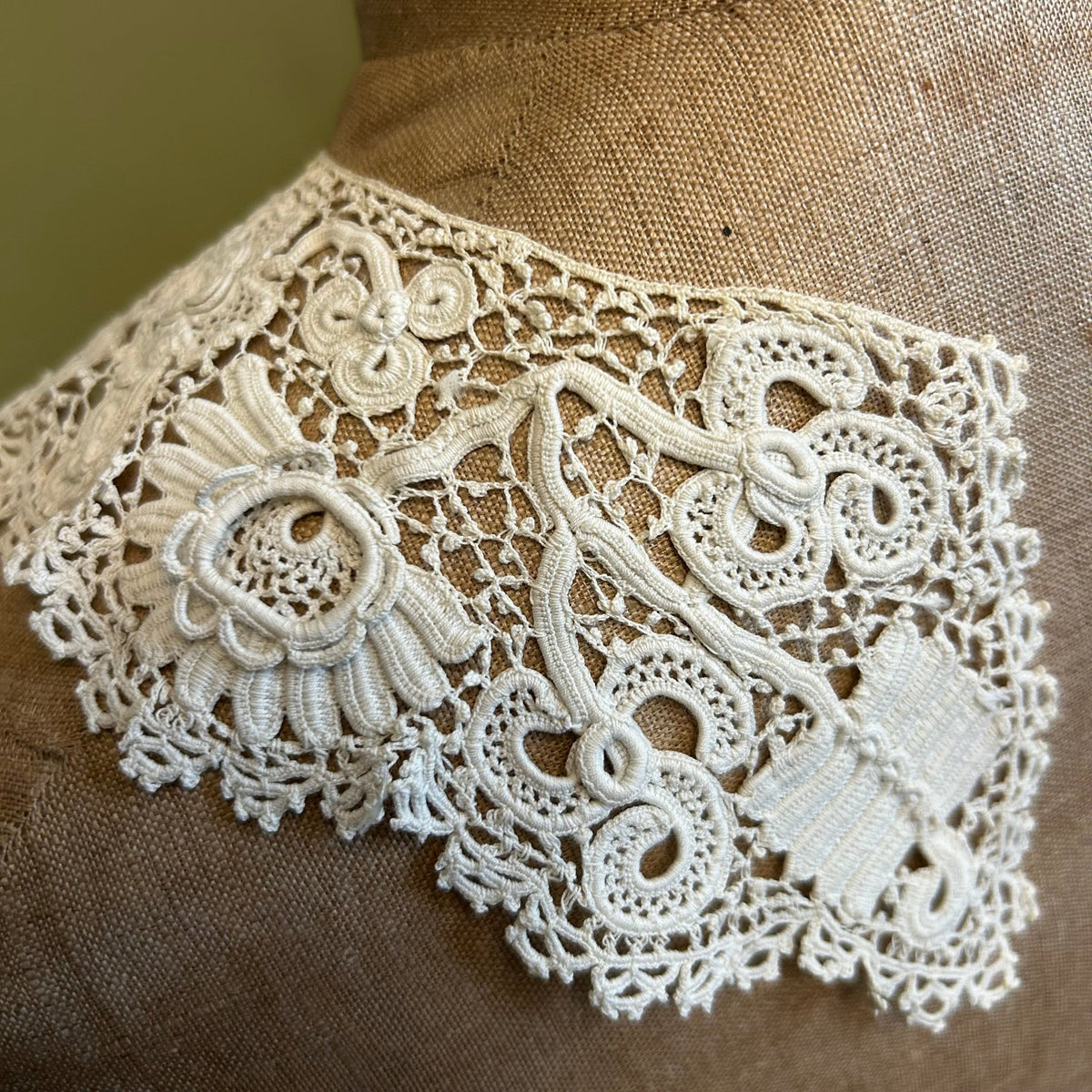 Antique Irish crochet lace Collar, dress front - Splendid Vintage World