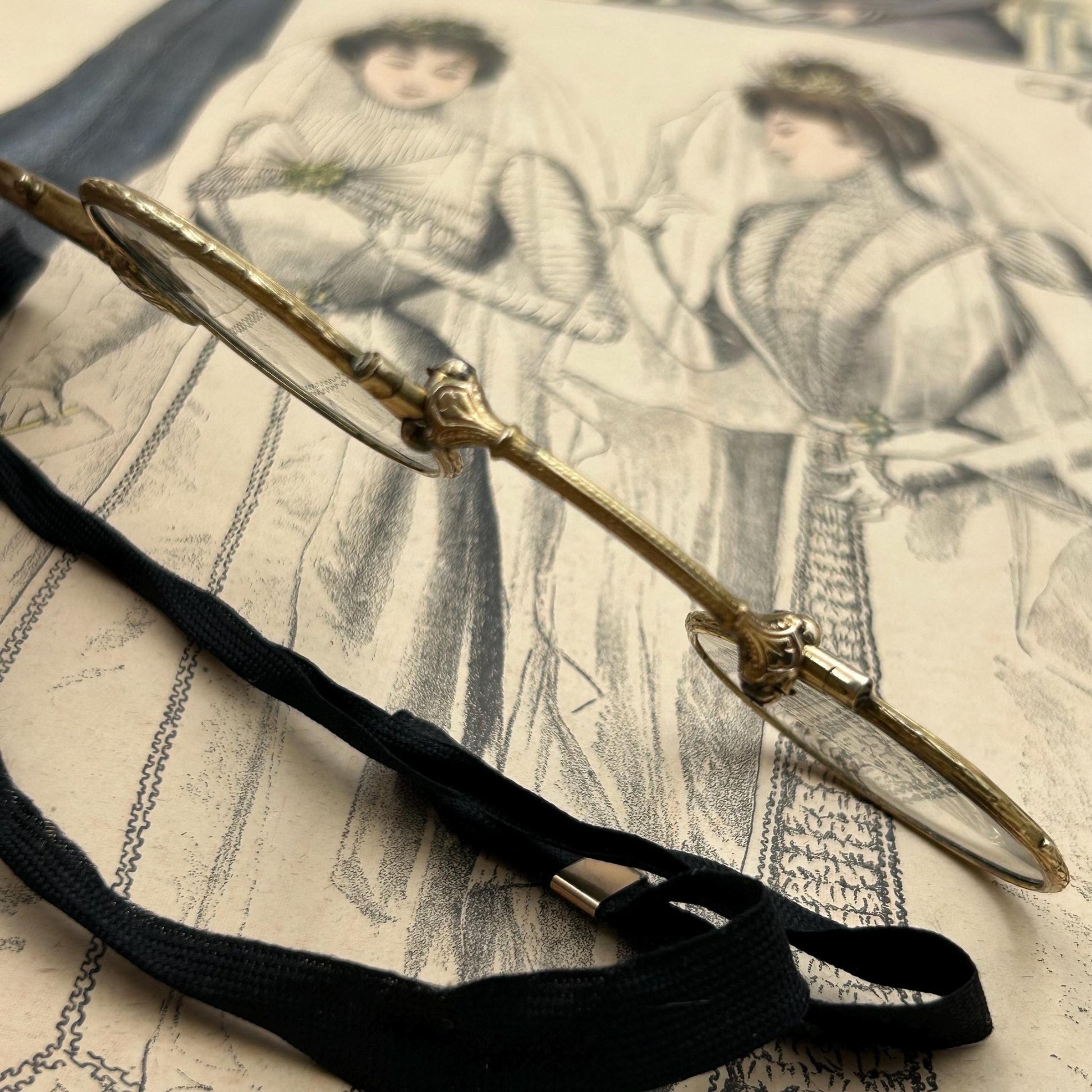 Antique folding lorgnettes magnifiers ornate frames filled gold 1/20 with old ribbon - Splendid Vintage World