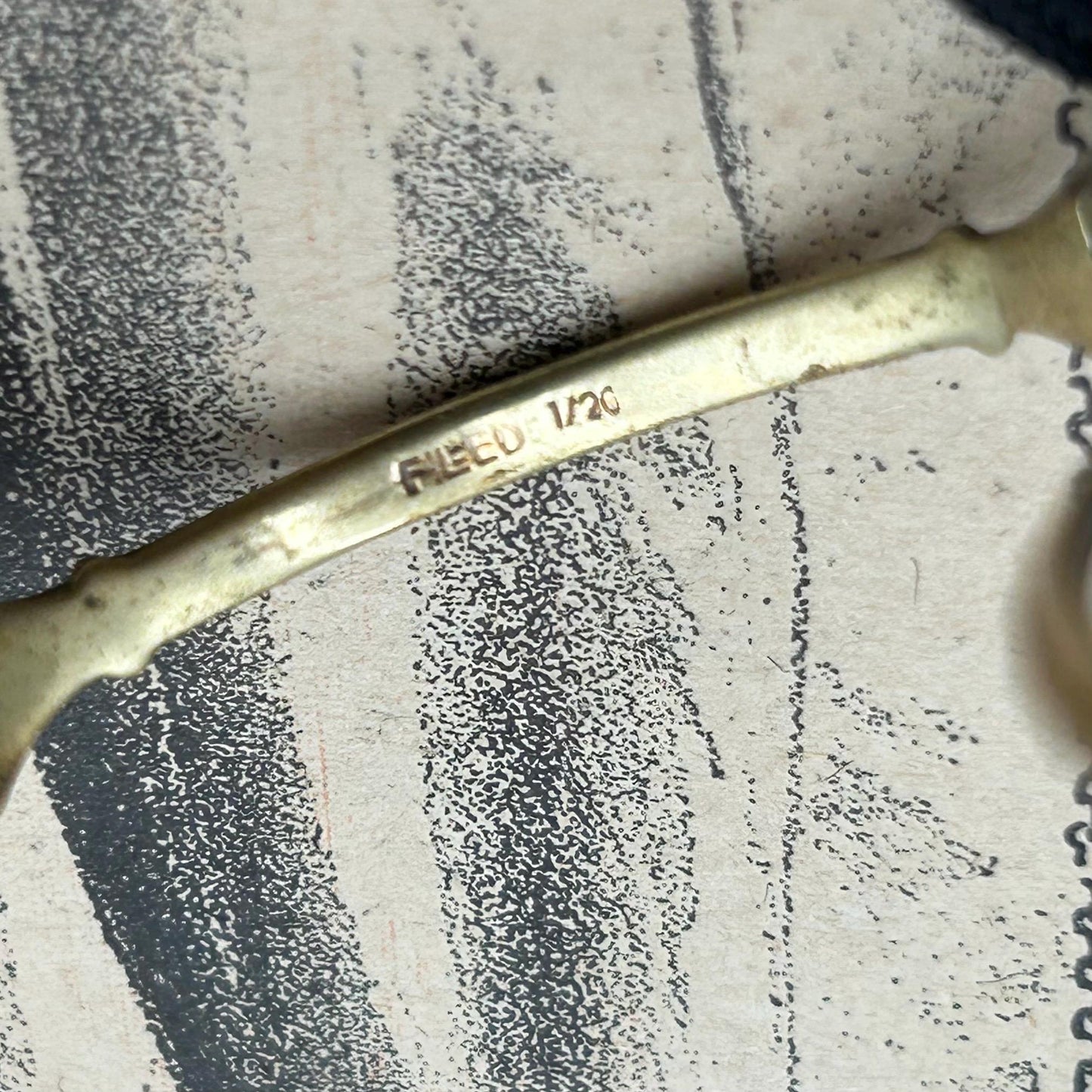 Antique folding lorgnettes magnifiers ornate frames filled gold 1/20 with old ribbon - Splendid Vintage World