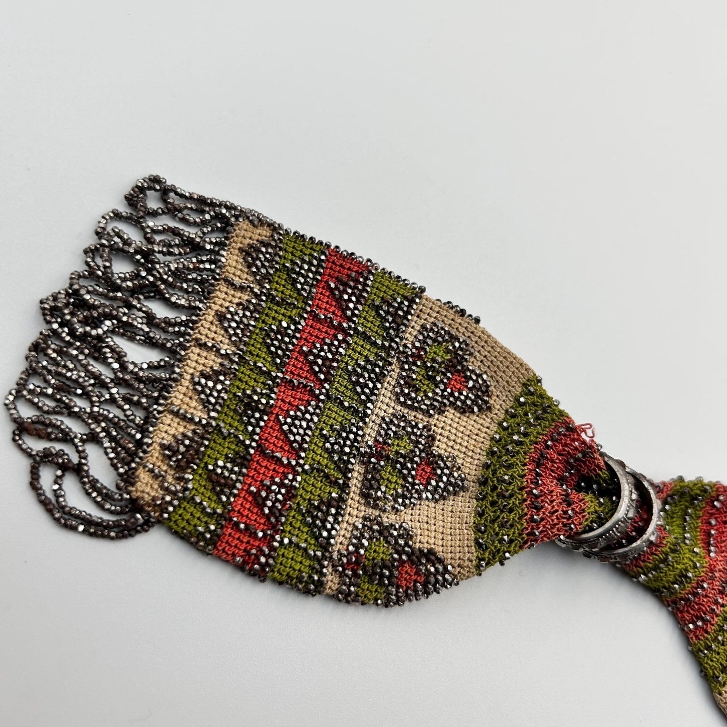 Antique misers purse with cut steel beading and fringe in green, red & beige 19 cm - Splendid Vintage World