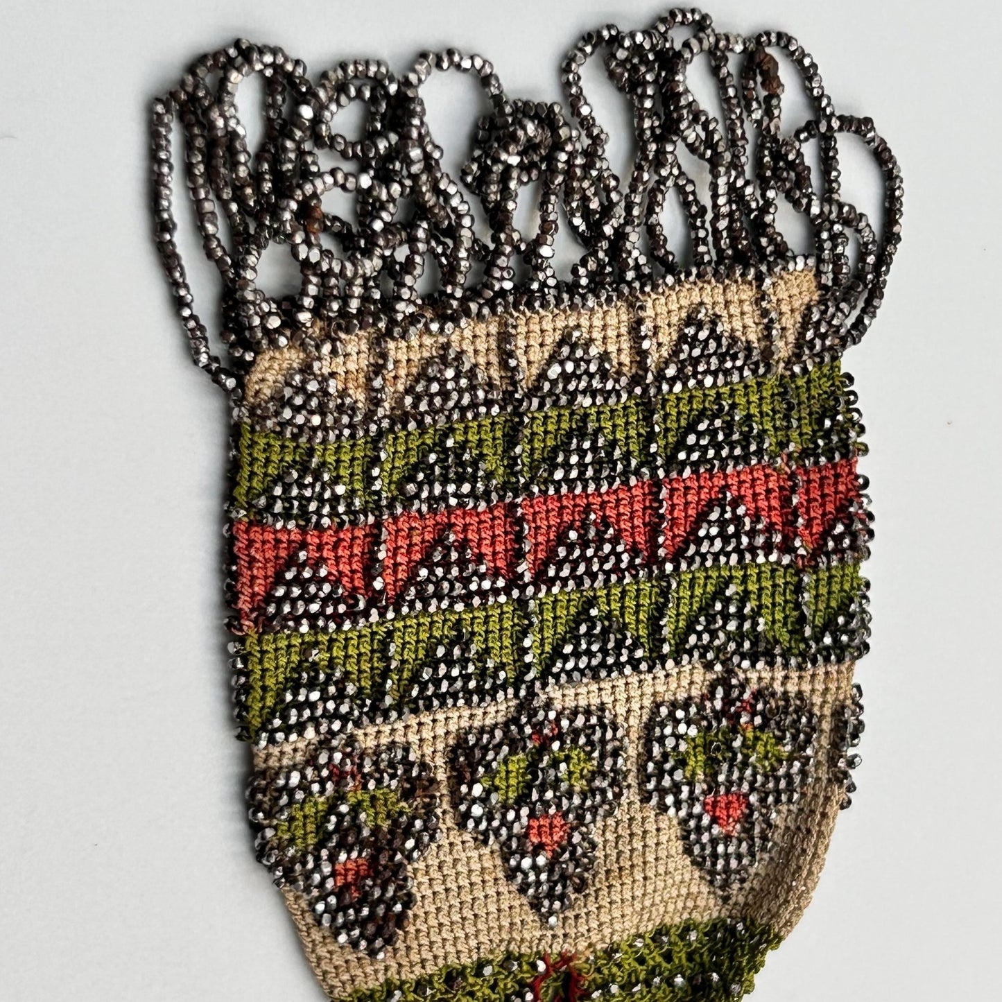 Antique misers purse with cut steel beading and fringe in green, red & beige 19 cm - Splendid Vintage World