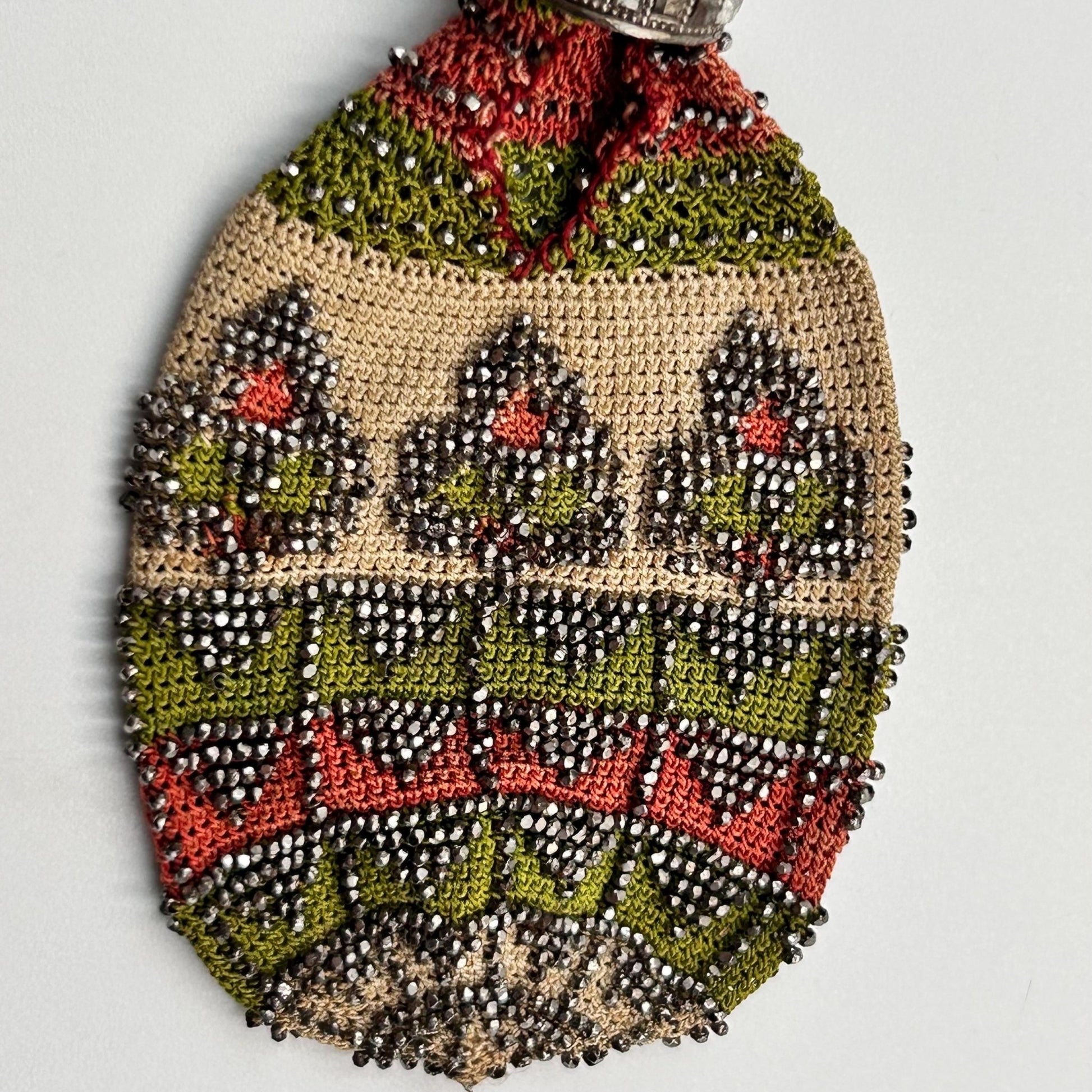 Antique misers purse with cut steel beading and fringe in green, red & beige 19 cm - Splendid Vintage World