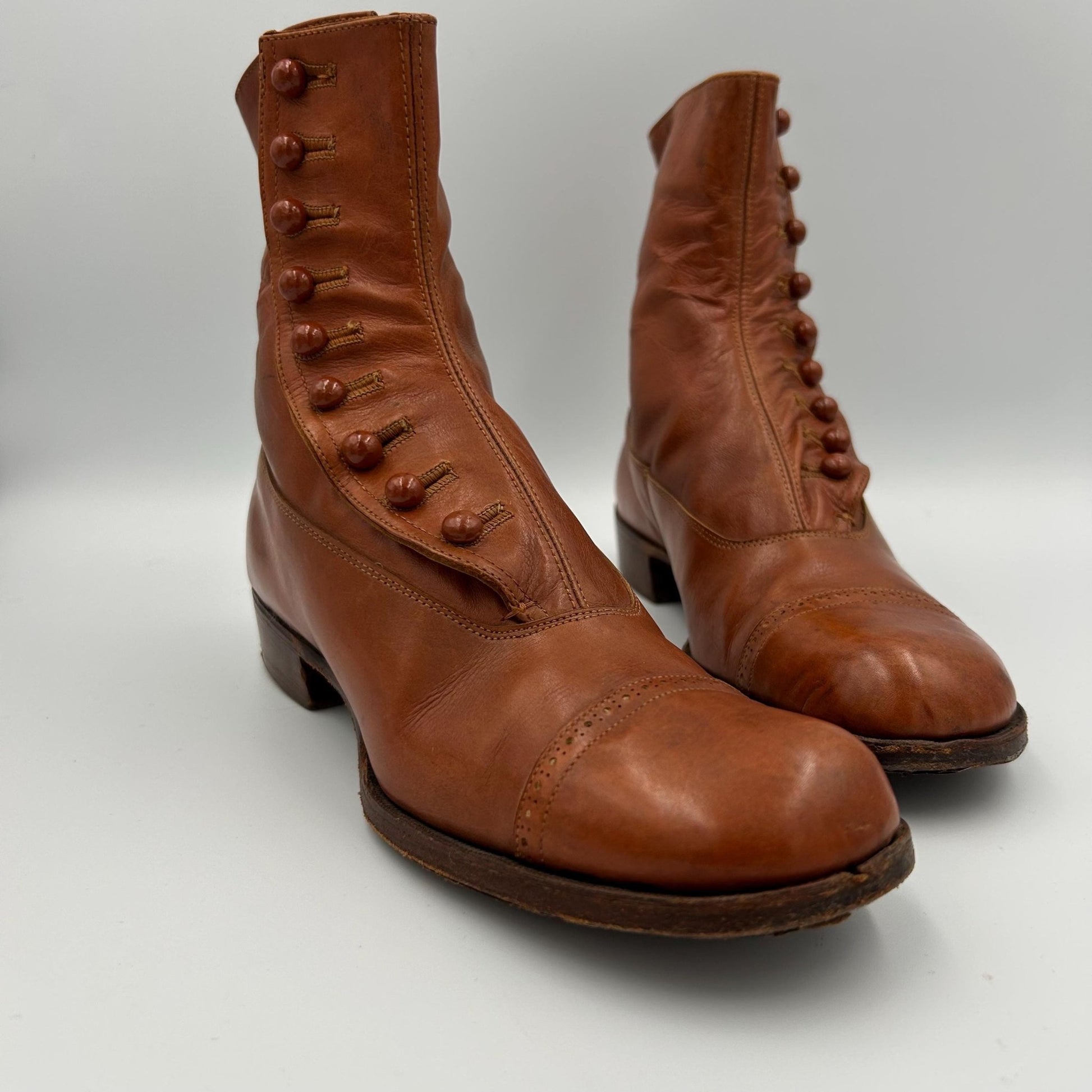 Antique tan leather button up boots , teens or small adults, Edwardian 1920s collectors boots - Splendid Vintage World