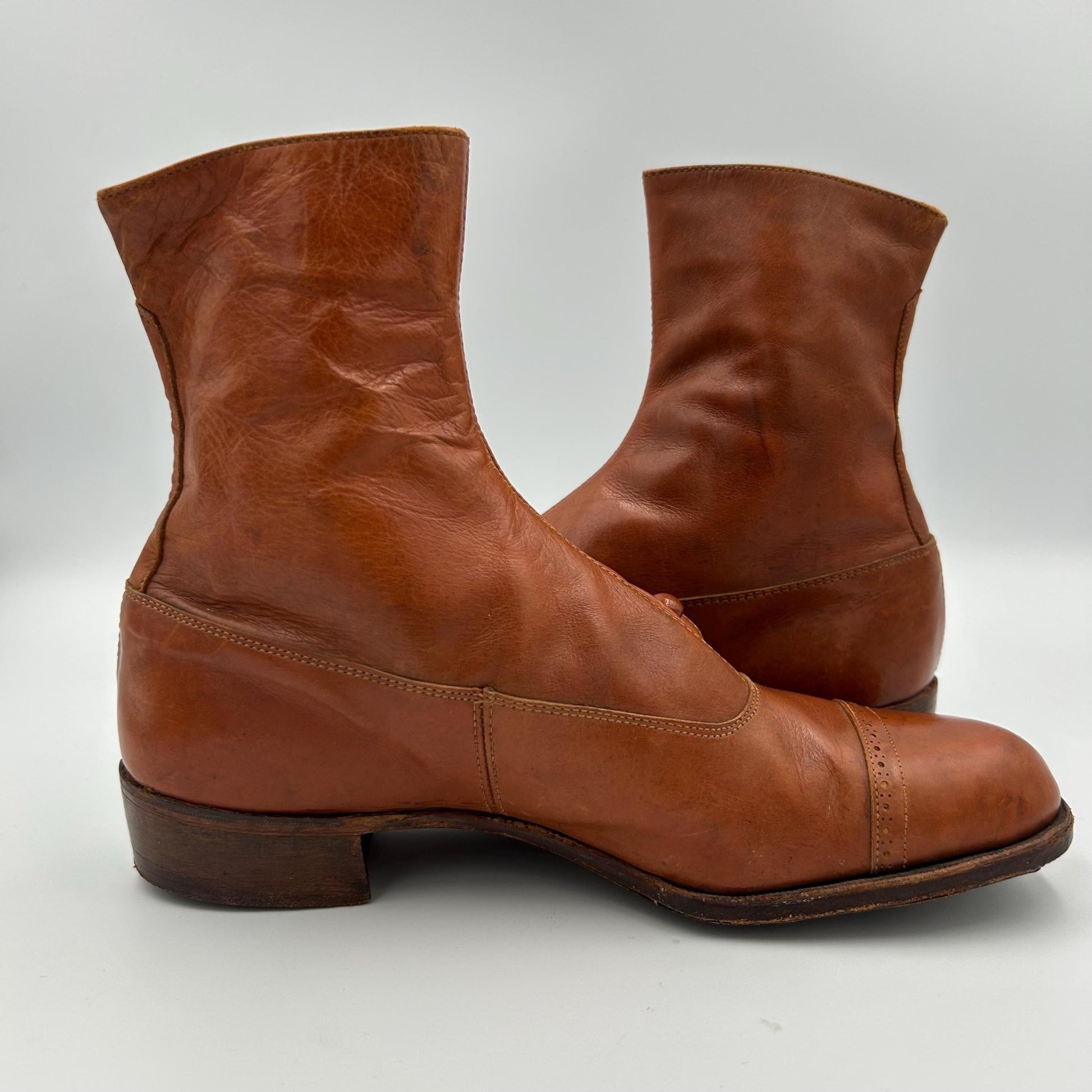 Antique tan leather button up boots , teens or small adults, Edwardian 1920s collectors boots - Splendid Vintage World