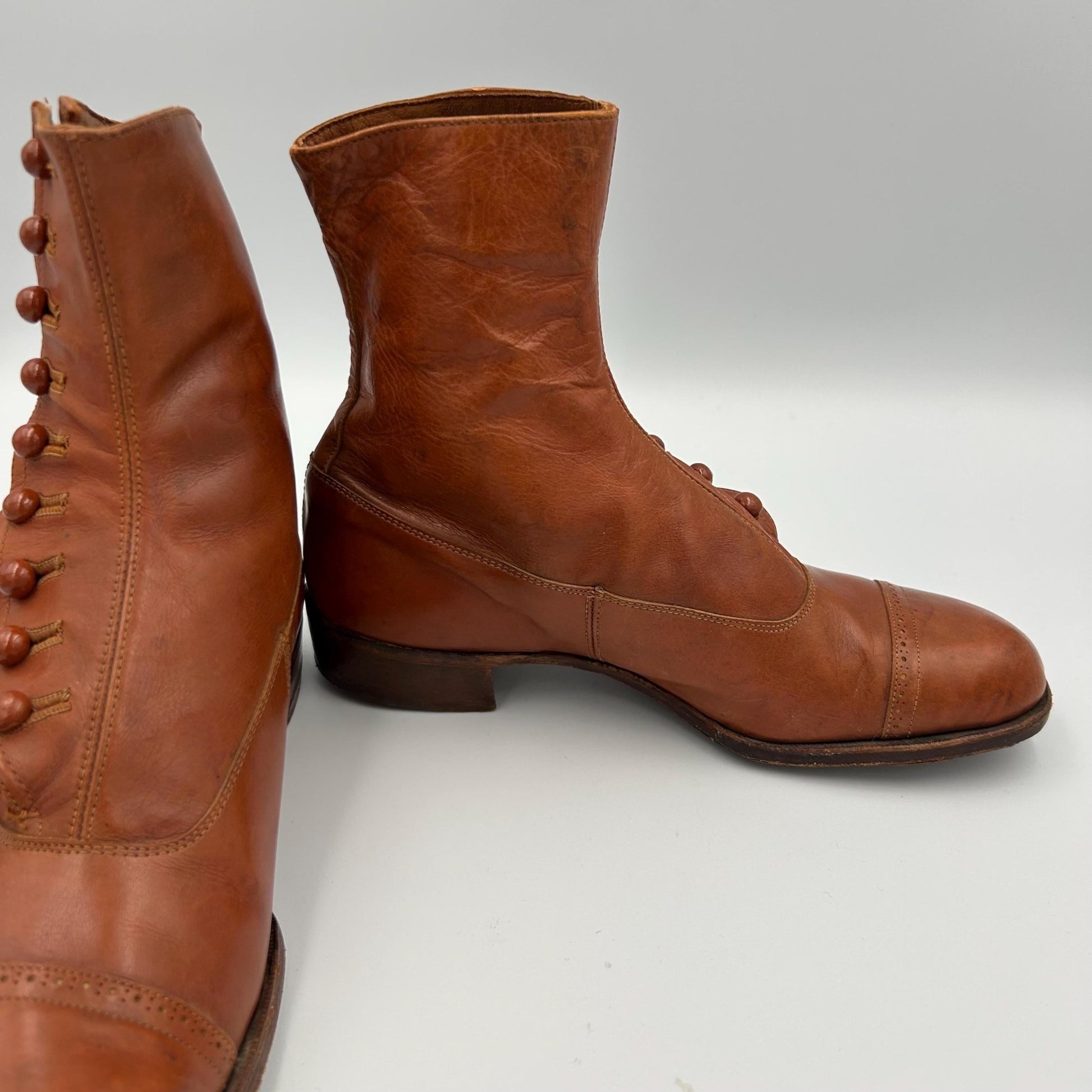 Antique tan leather button up boots , teens or small adults, Edwardian 1920s collectors boots - Splendid Vintage World