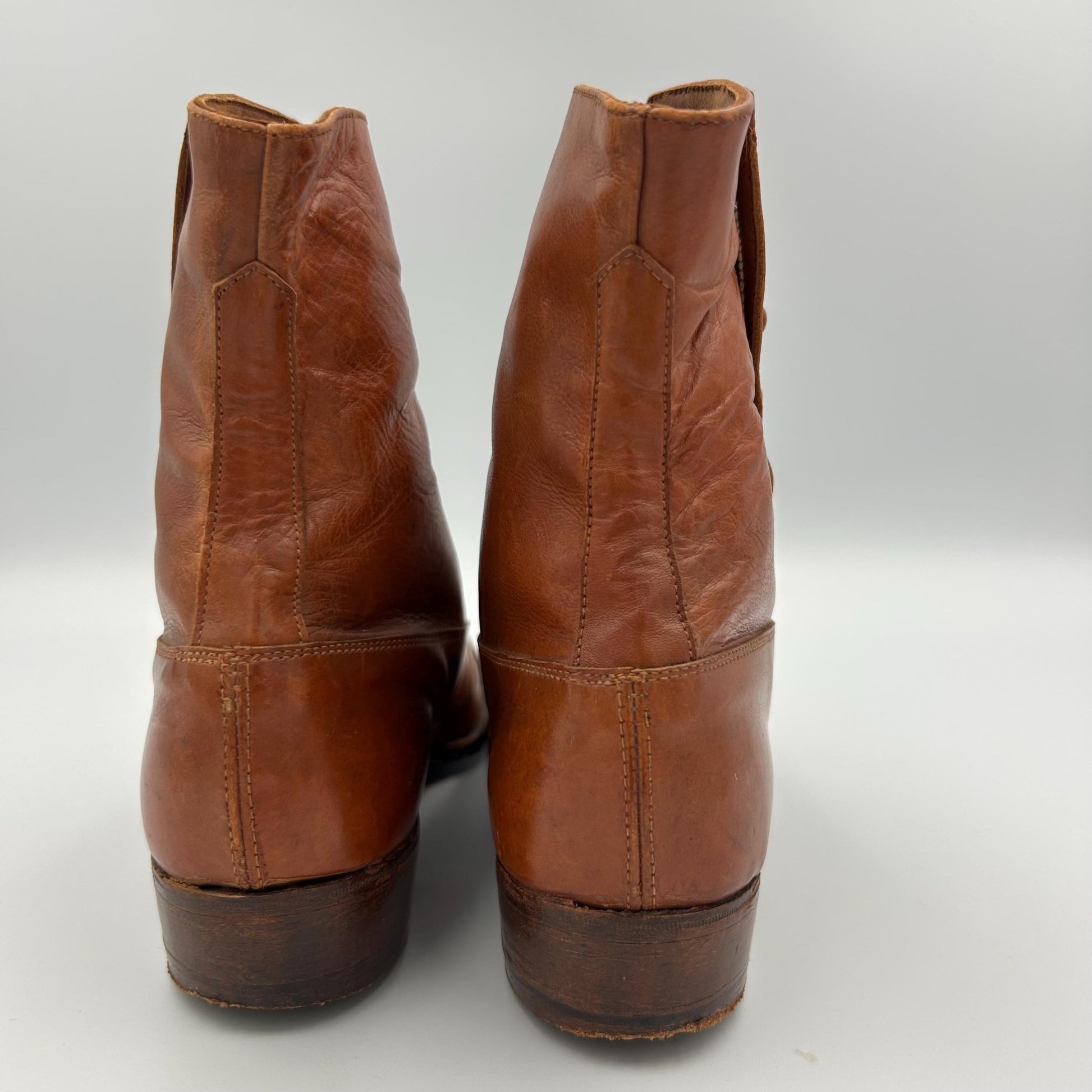 Back view of Antique tan leather button up boots , teens or small adults, Edwardian 1920s - Splendid Vintage World