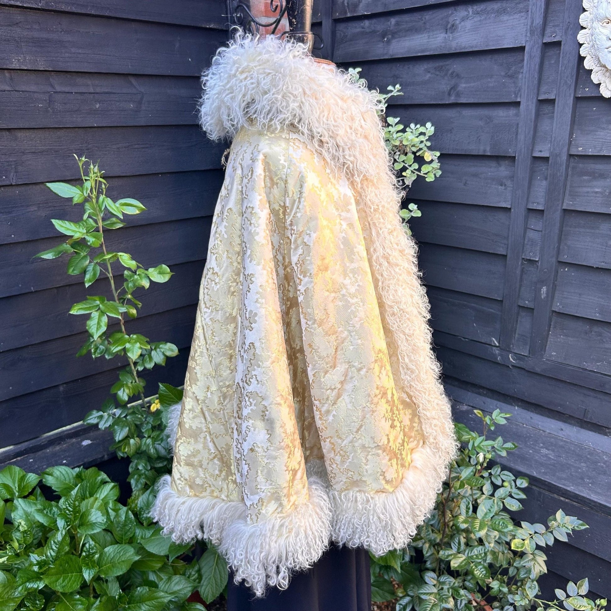 Antique Victorian Edwardian cape of vibrant golden jacquard silk Wedding cape - Splendid Vintage World