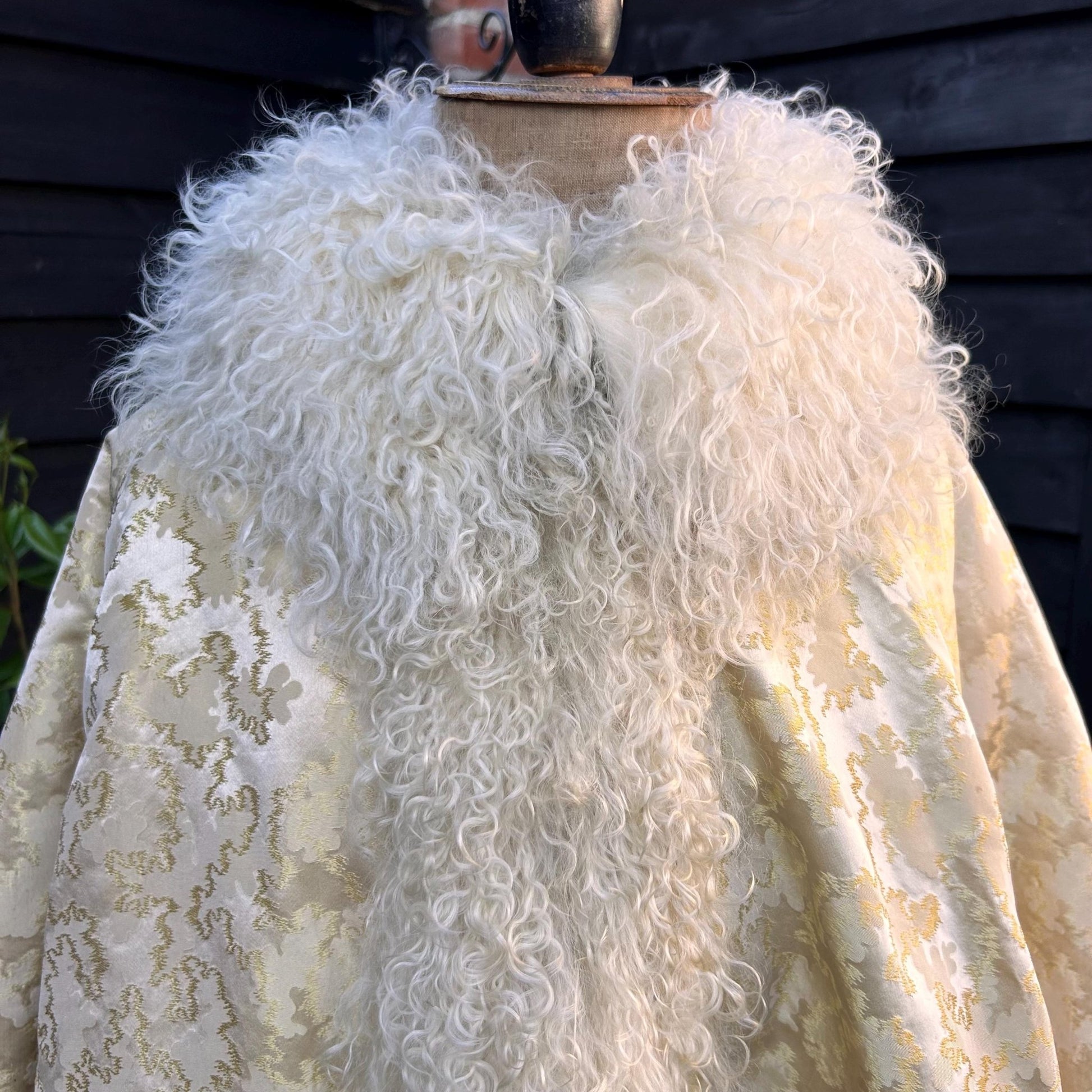Antique Victorian Edwardian cape of vibrant golden jacquard silk Wedding cape - Splendid Vintage World