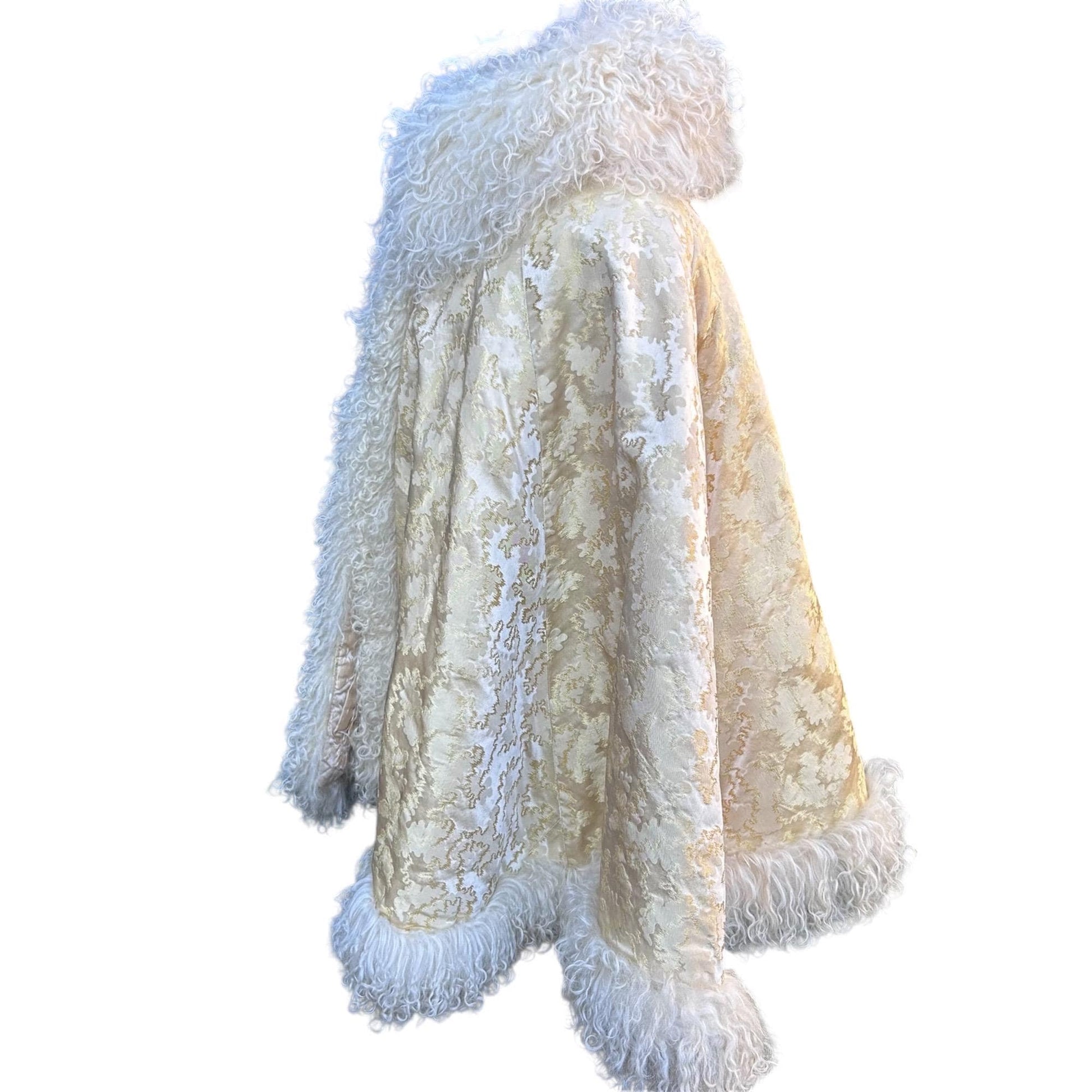 Antique Victorian Edwardian cape of vibrant golden jacquard silk Wedding cape - Splendid Vintage World