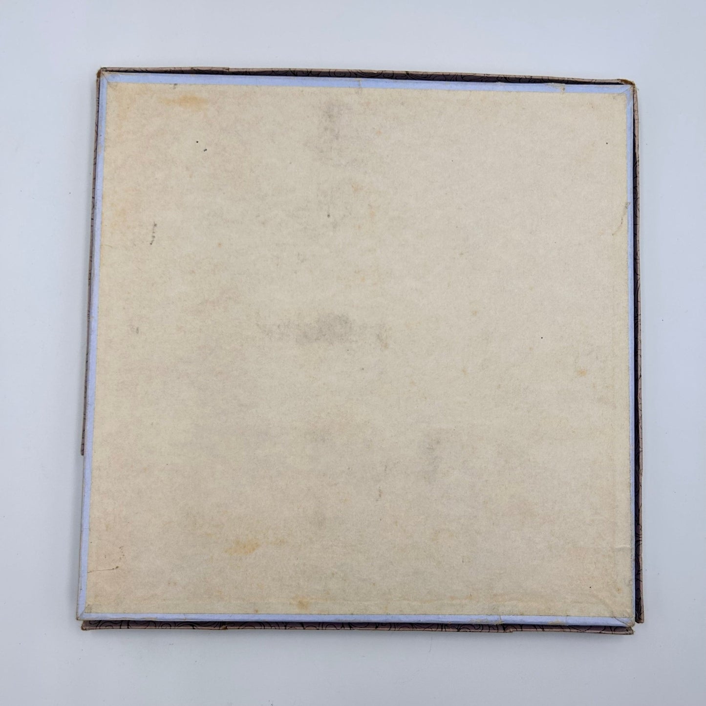 Antique Walpole brothers Linen handkerchiefs box underside - Splendid Vintage World