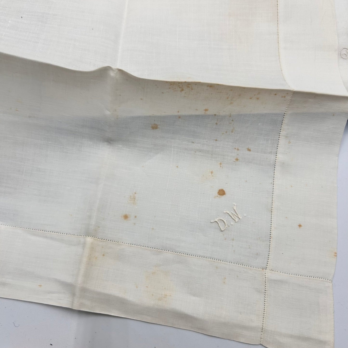 Antique Walpole brothers Linen handkerchiefs box with contents as found - Splendid Vintage World