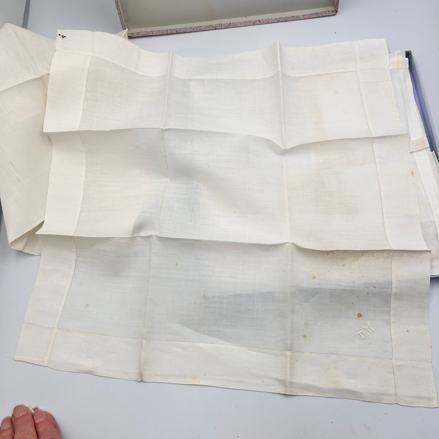 Antique Walpole brothers Linen handkerchiefs box with contents as found - Splendid Vintage World