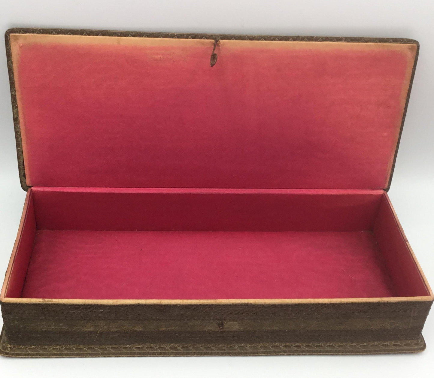 Arts & Crafts embroidered glove box , metallic trimmed art nouveau box - Splendid Vintage World