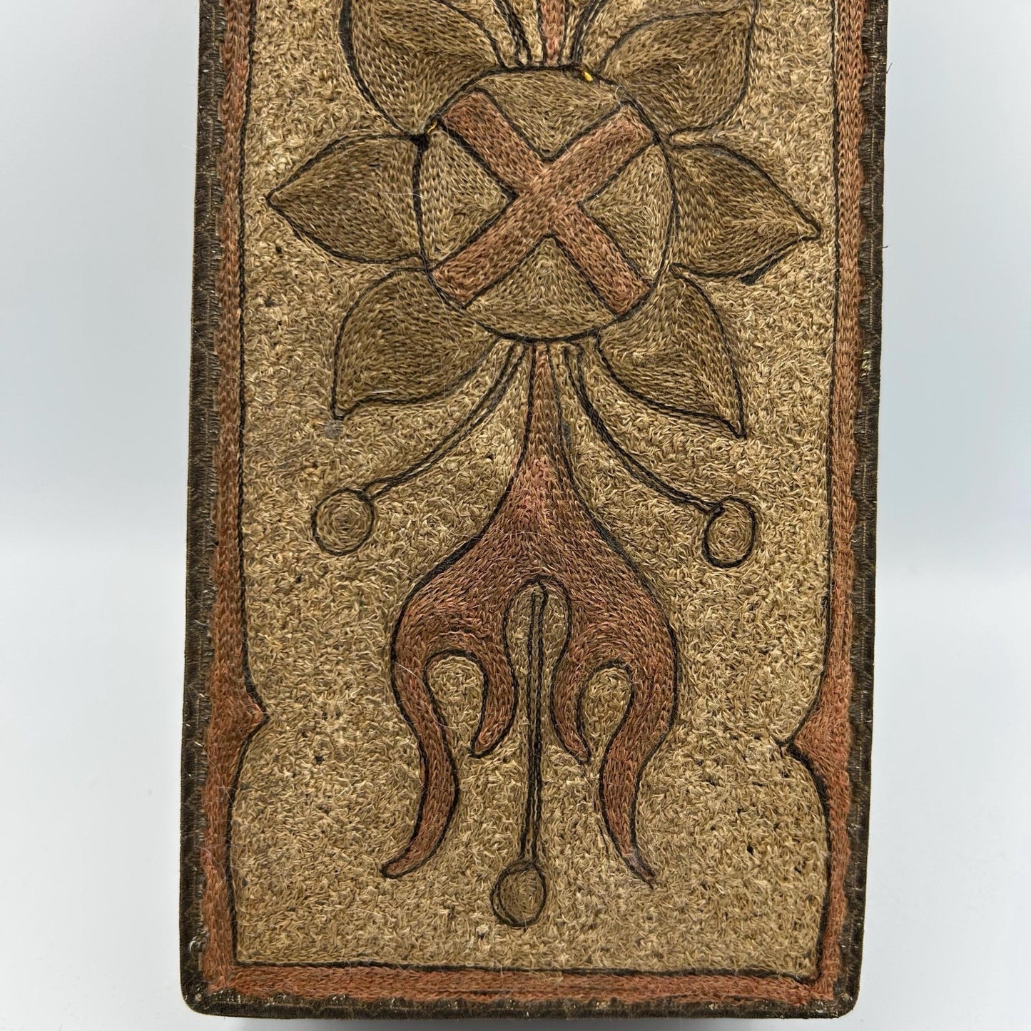 Arts & Crafts embroidered glove box , metallic trimmed art nouveau box - Splendid Vintage World
