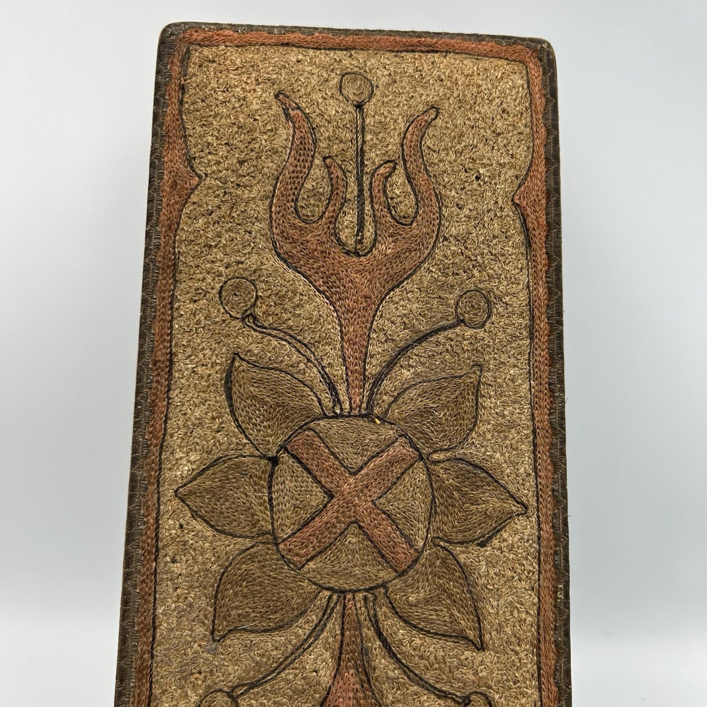 Arts & Crafts embroidered glove box , metallic trimmed art nouveau box - Splendid Vintage World
