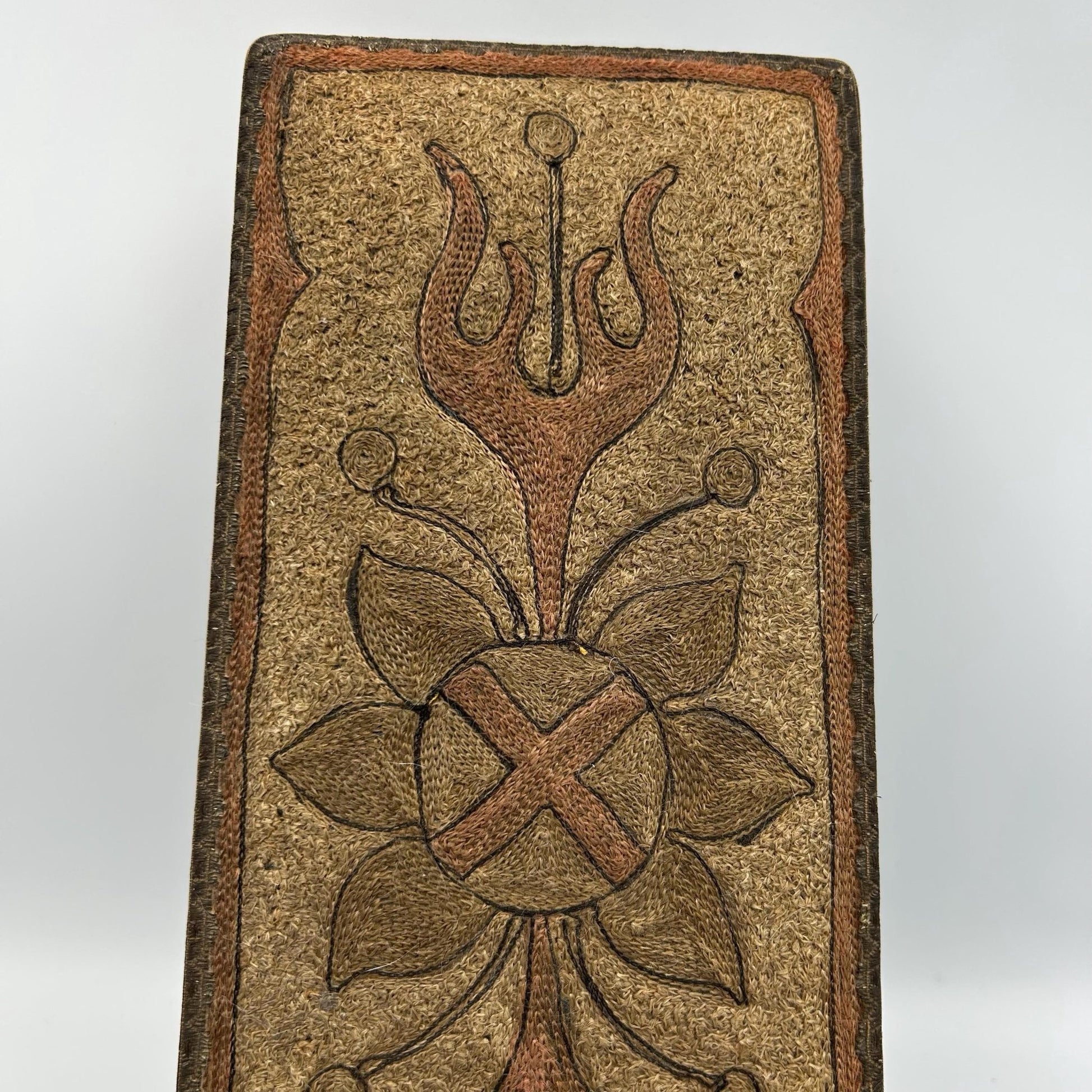 Arts & Crafts embroidered glove box , metallic trimmed art nouveau box - Splendid Vintage World
