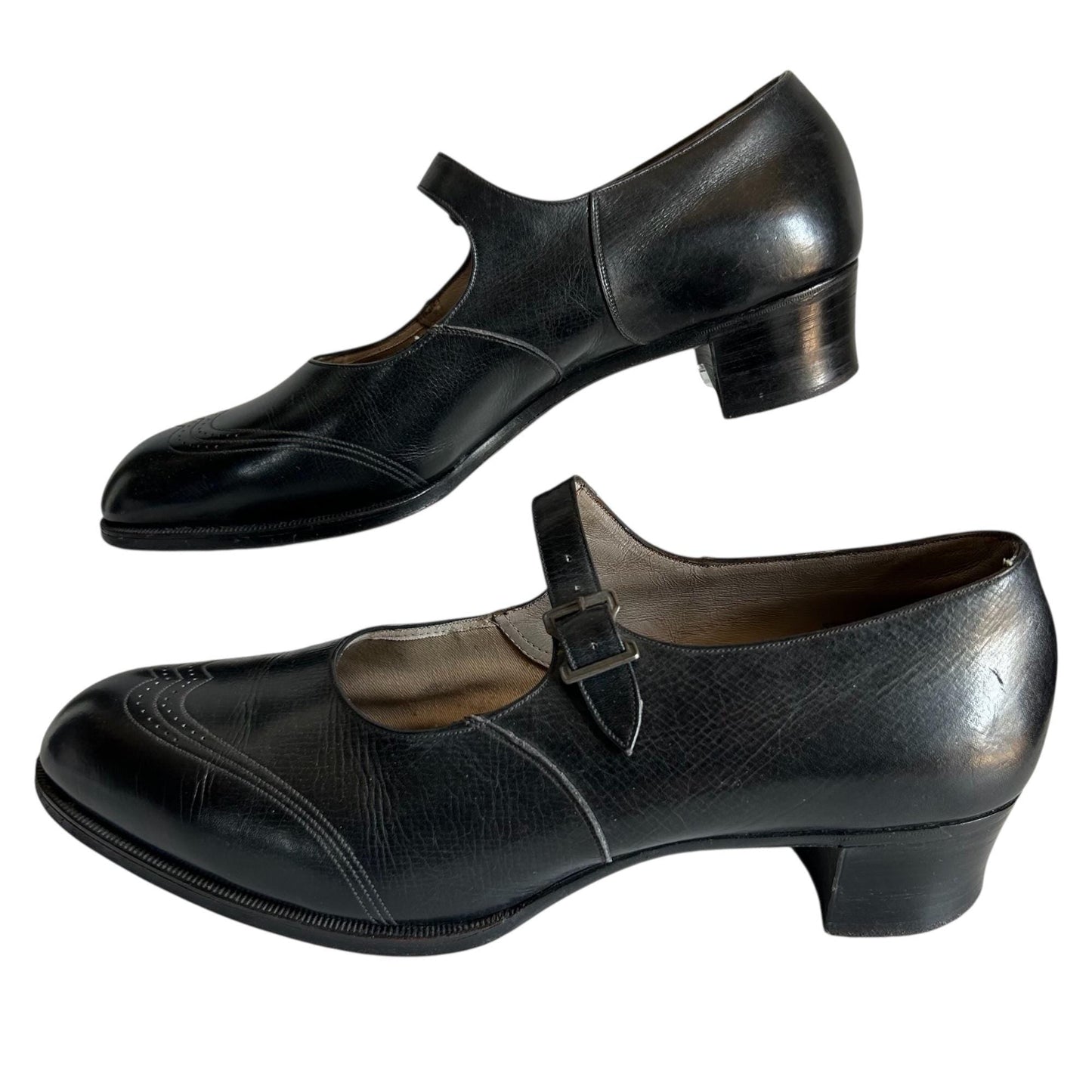 1910s 1920s Black Leather Mary Jane Shoes with Buckle Strap, on white background - Splendid Vintage World