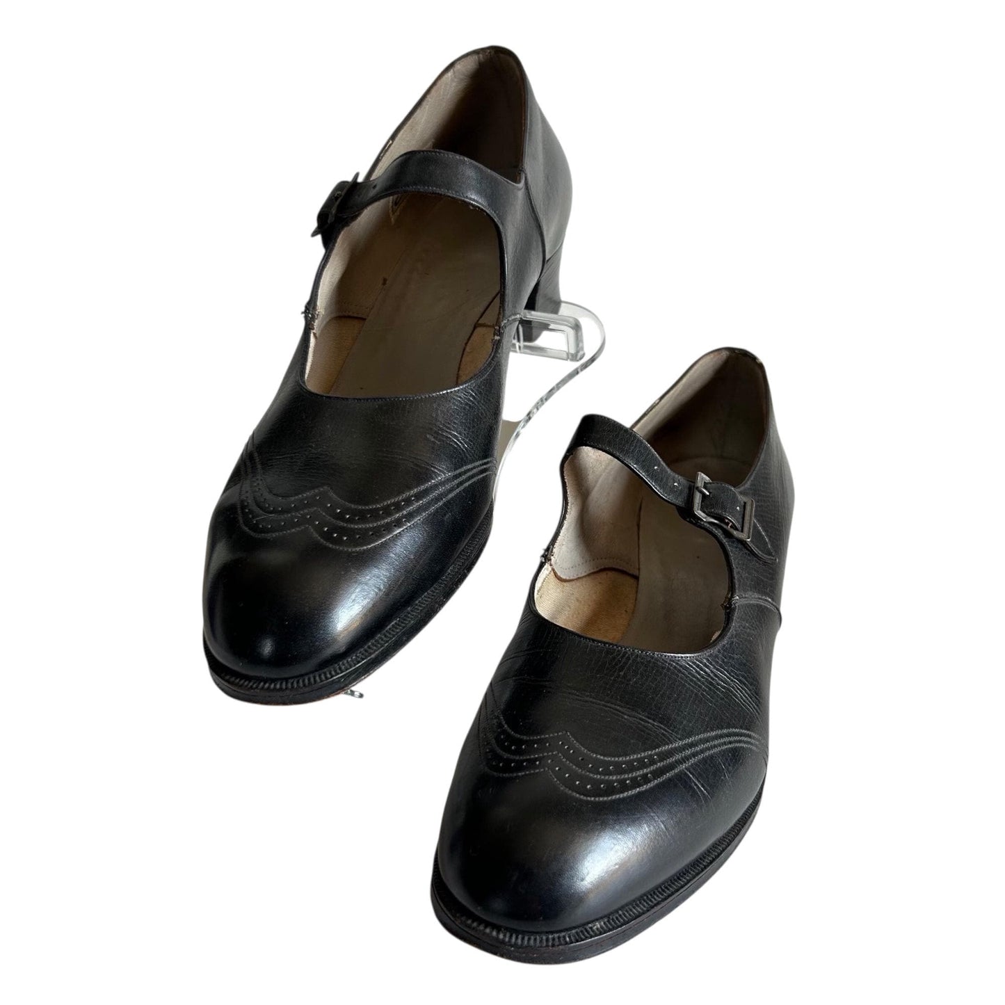 Black Leather Mary Jane Shoes with buckle strap size 6 on white background - Splendid Vintage World