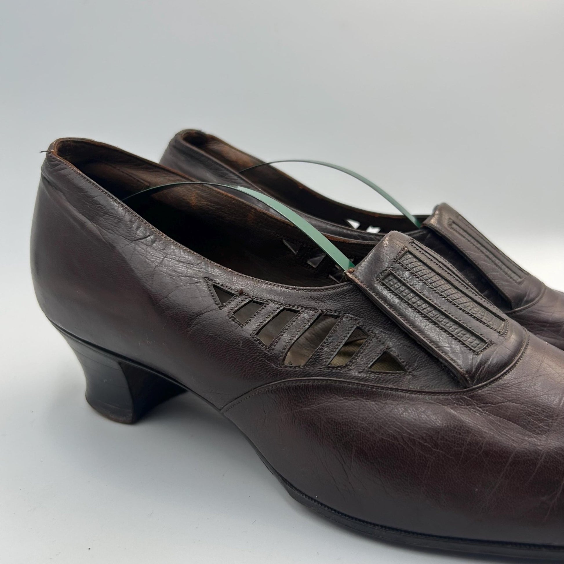 Edwardian 1910s brown Leather Shoes with Cut out Design & faux lizard inserts by J. Jacques