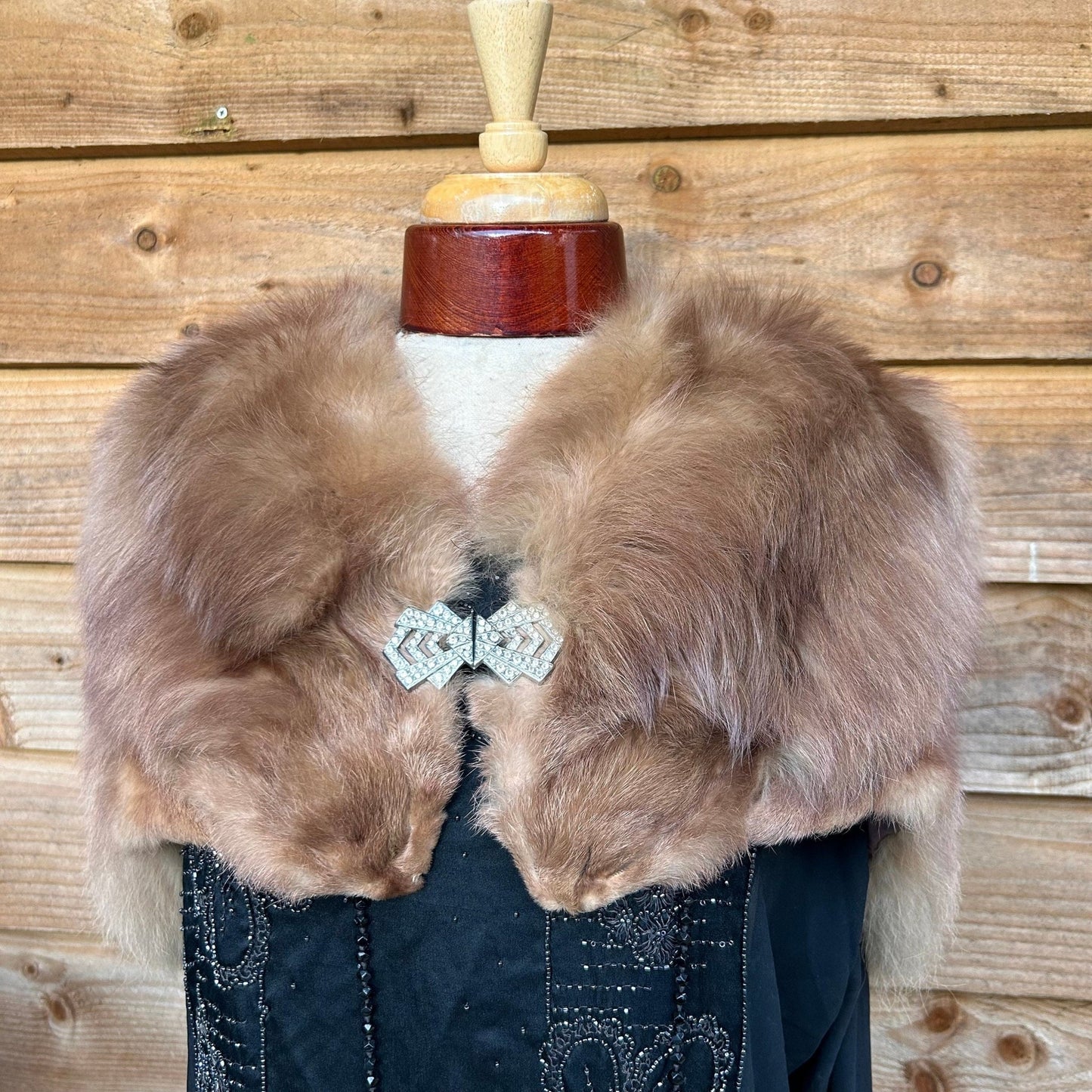 Genuine Vintage Fox Fur cape, Auburn with Art Deco Clasp perfect for a formal event, wedding  - Splendid Vintage World