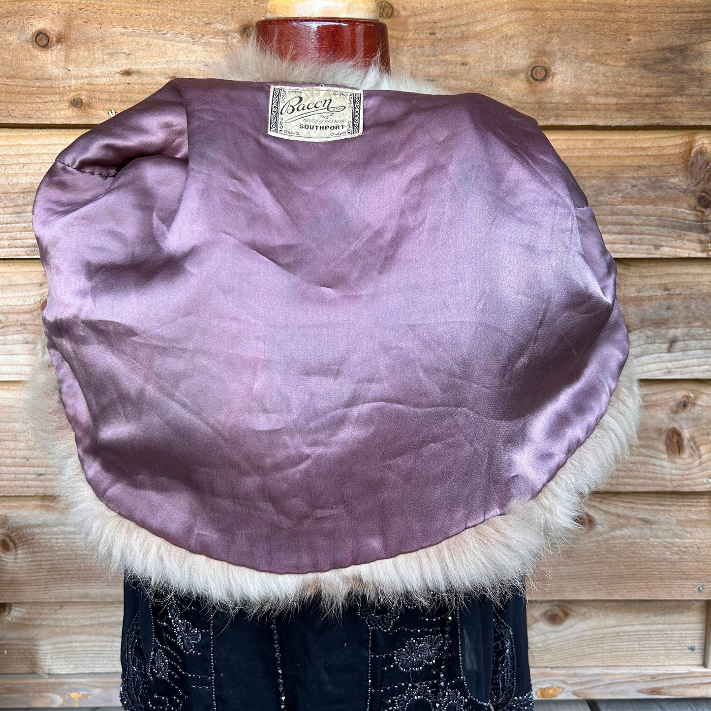lining view of Genuine Vintage Fox Fur cape, Auburn with Art Deco Clasp for a formal event, wedding - Splendid Vintage World