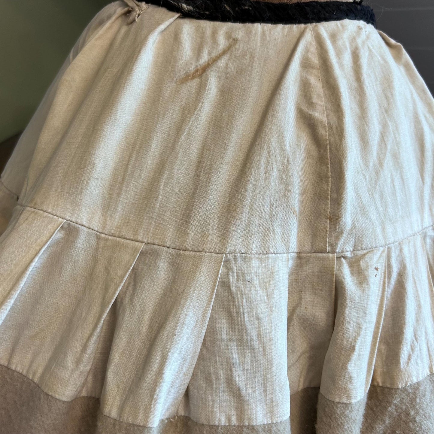 lining of Victorian cape with deep ruched collar & hem detailing, German, Austrian origin - Splendid Vintage World