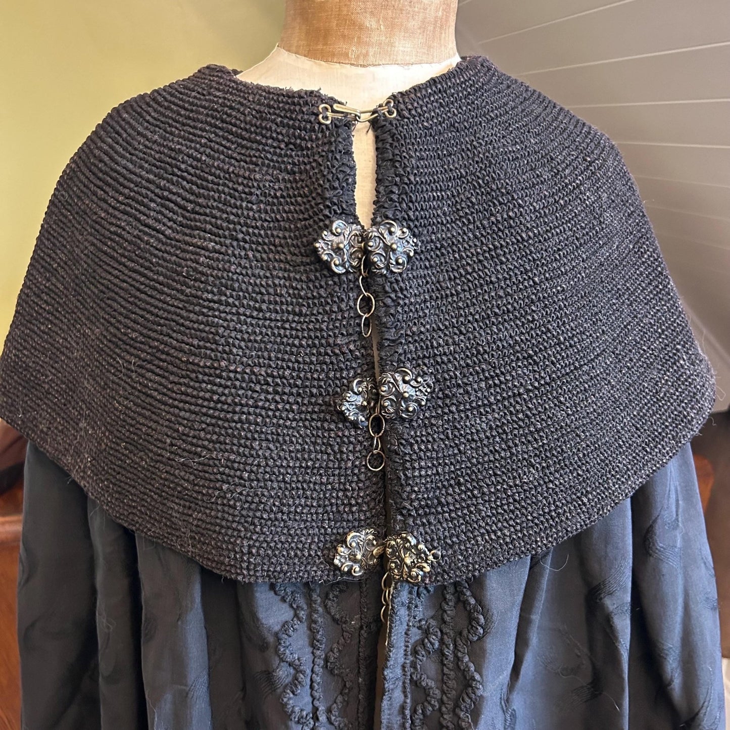 Victorian cape with deep ruched collar & multiple clasps, German, Austrian origin - Splendid Vintage World