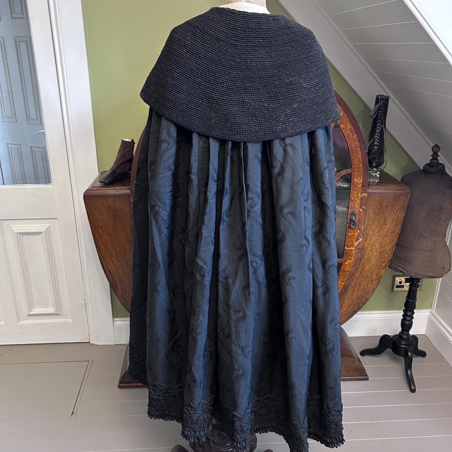 Victorian cape with deep ruched collar & decorative trimming German, Austrian origin - Splendid Vintage World