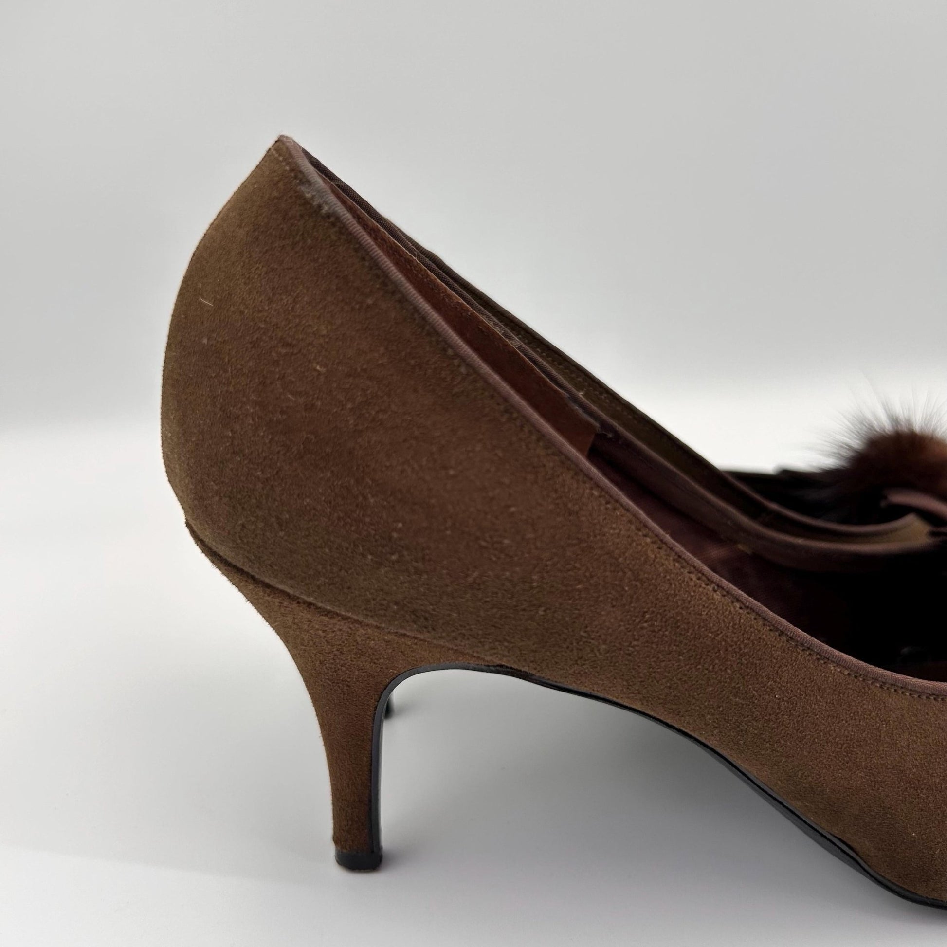brown Suede Stiletto heel shoe with Mink Trim on light background - Splendid Vintage World