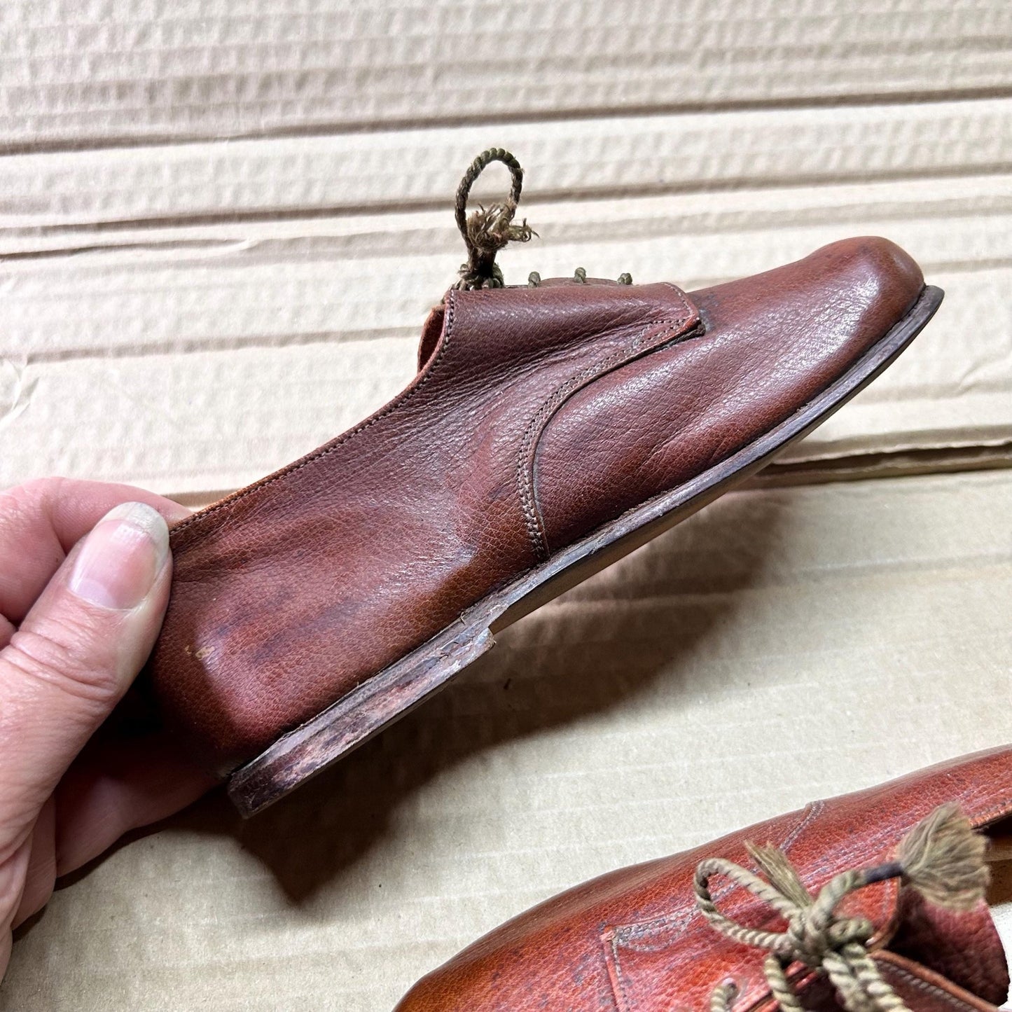 Genuine Vintage brown leather Childs shoes, lace up with only light use c1930s but possibly bit later Conker brown in colour