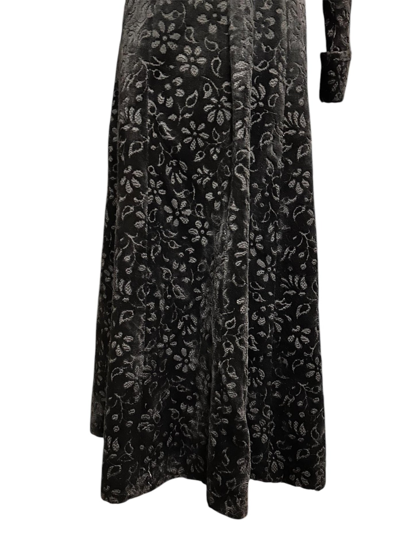 Vintage long black floral velvet coat double breasted fit victorian Edwardian style white background - Splendid Vintage World