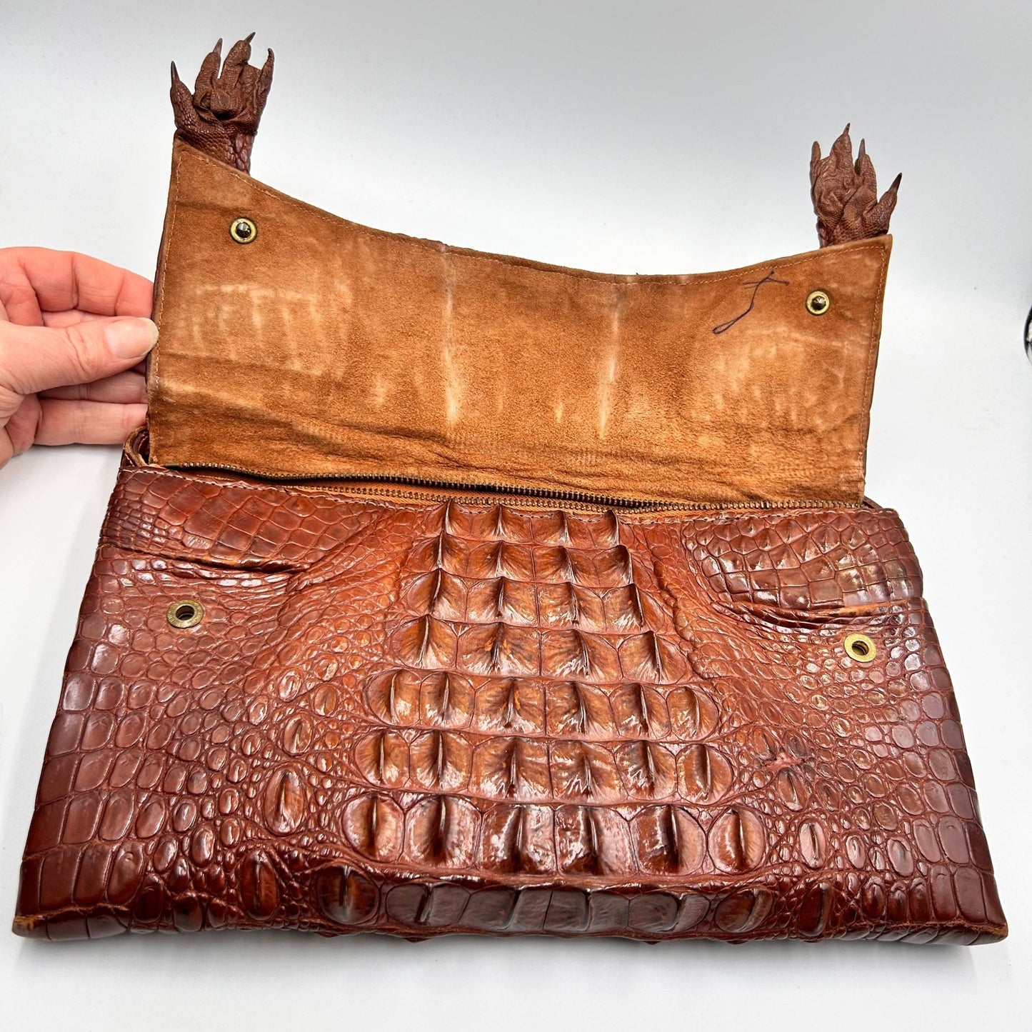 Vintage Hornback crocodile Handbag from the 1930s/ 1940s with multiple interior pockets - Splendid Vintage World
