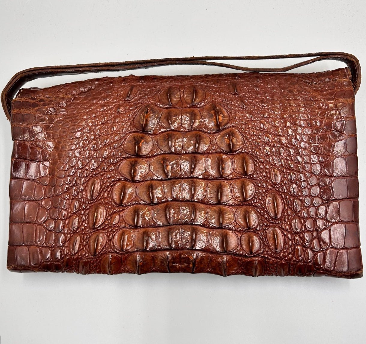 Vintage Hornback crocodile Handbag from the 1930s/ 1940s with multiple interior pockets - Splendid Vintage World
