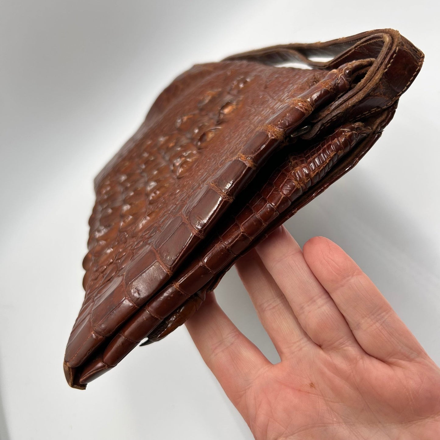 Vintage Hornback crocodile Handbag from the 1930s/ 1940s with multiple interior pockets - Splendid Vintage World