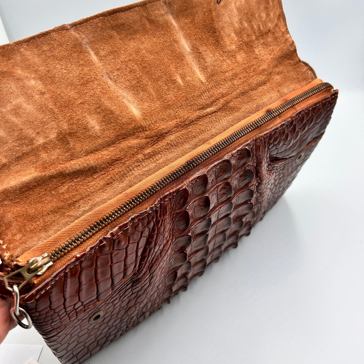 Vintage Hornback crocodile Handbag from the 1930s/ 1940s with multiple interior pockets - Splendid Vintage World