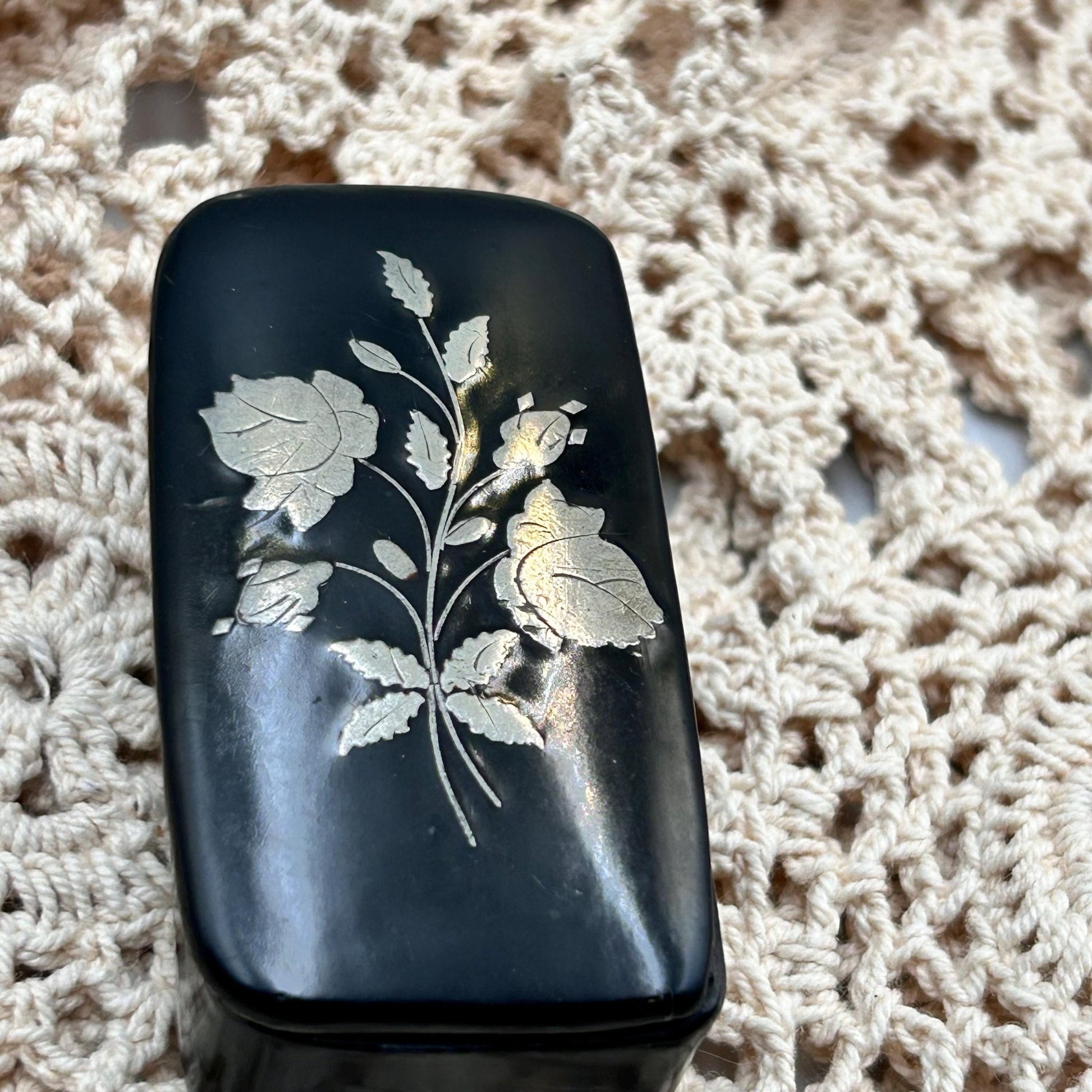 Vintage paper mache snuff box with floral inlay - Splendid Vintage World