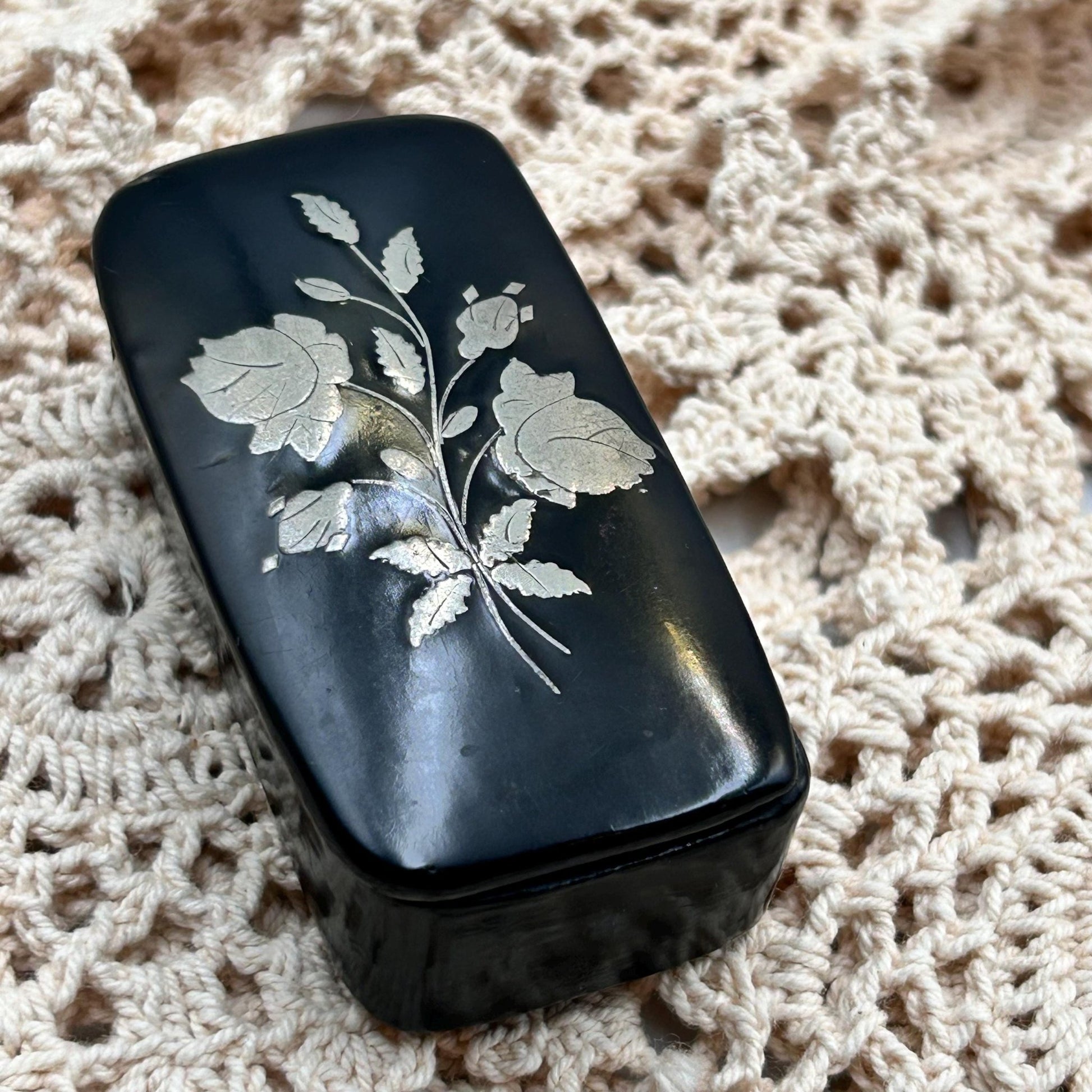 Vintage paper mache snuff box with floral inlay - Splendid Vintage World