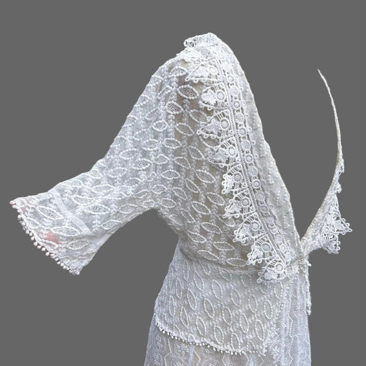 Vintage sheer Embroidered Tulle bridal Wedding Jacket, Lace Collar on grey ground - Splendid Vintage World