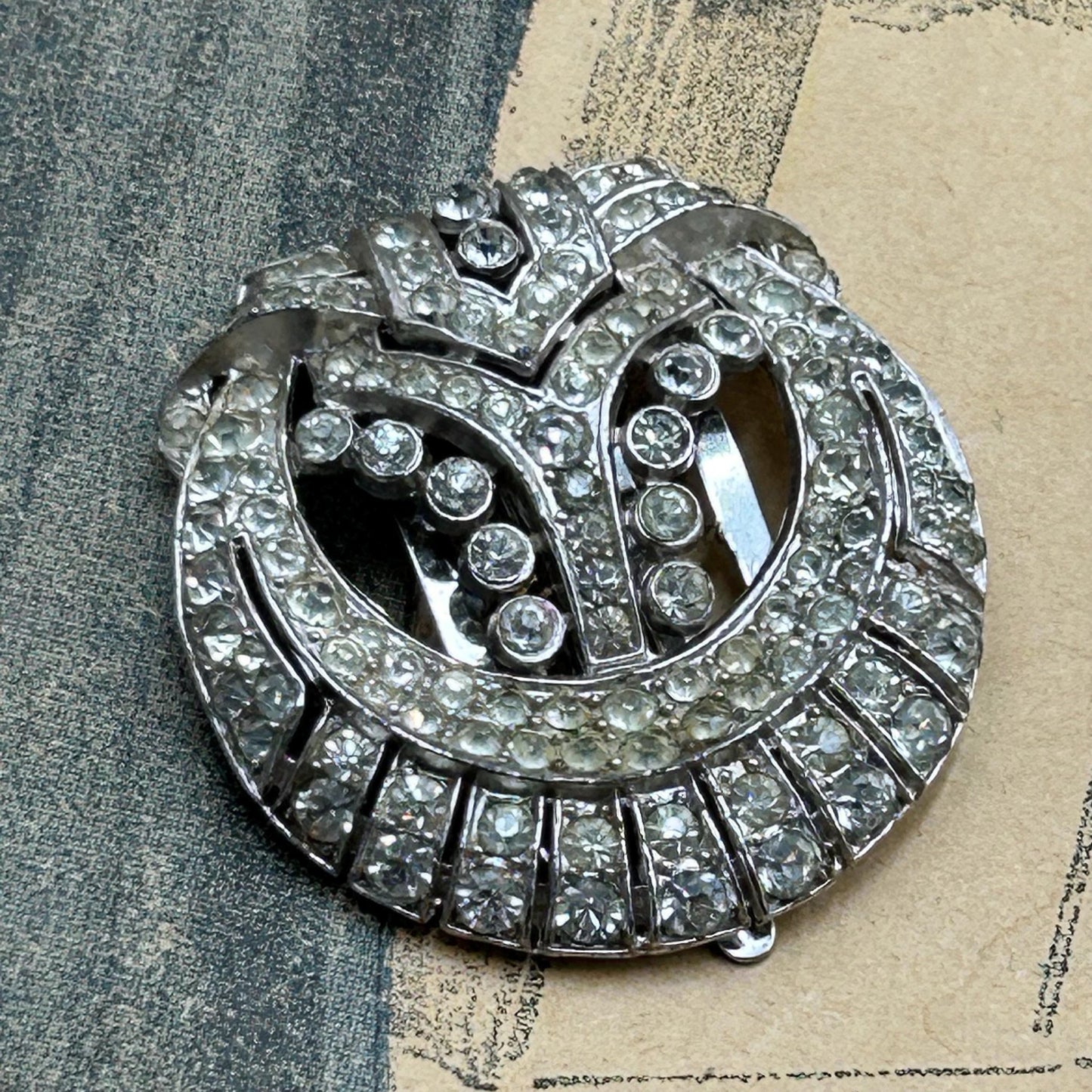 Vintage Trifari sparkly glass & silver dress clip brooch or hat decoration - Splendid Vintage World